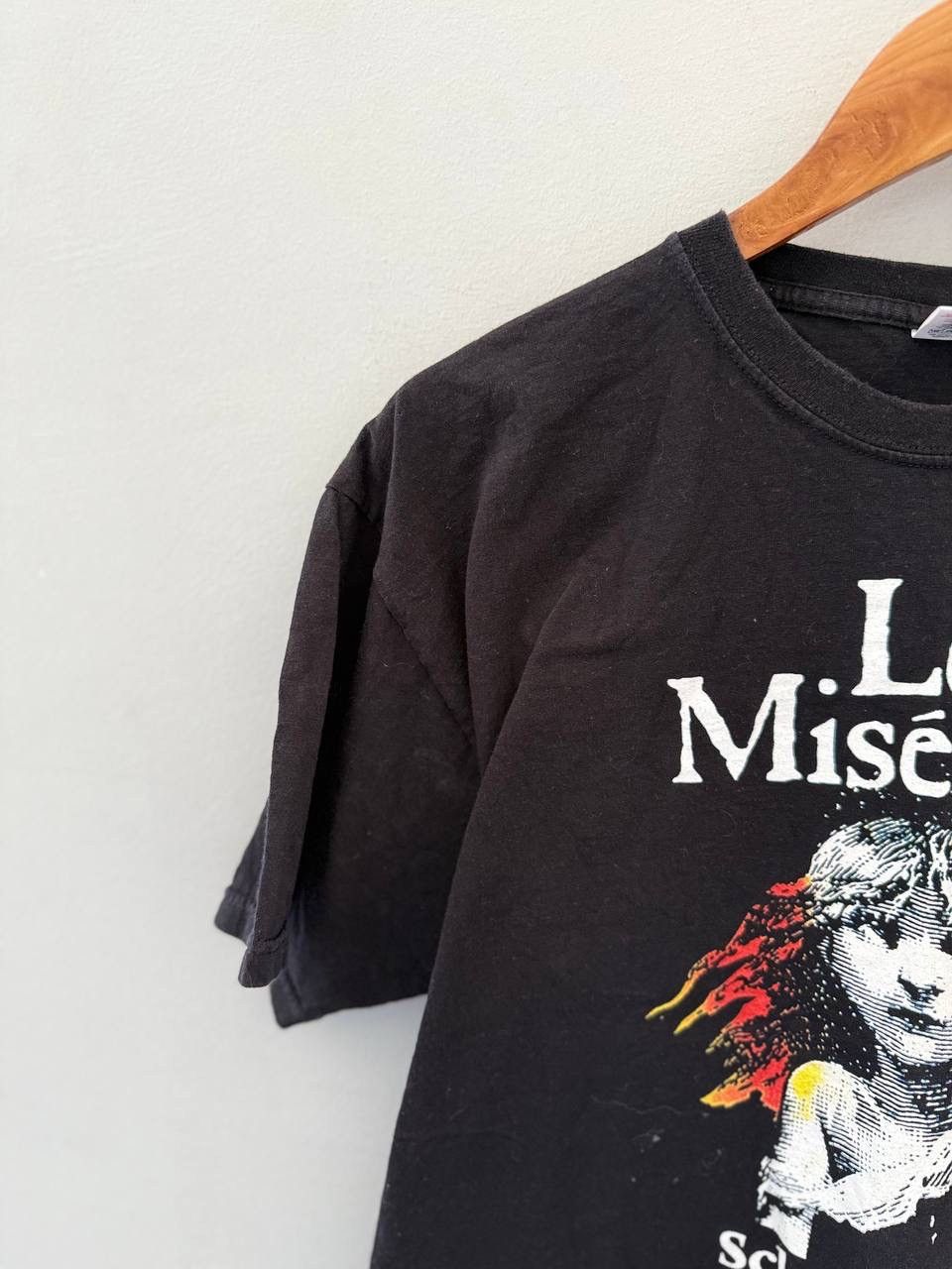 Band Tees Les miserables london rock tee shirt brand tees 2003 Size US L / EU 52-54 / 3 - 5 Thumbnail