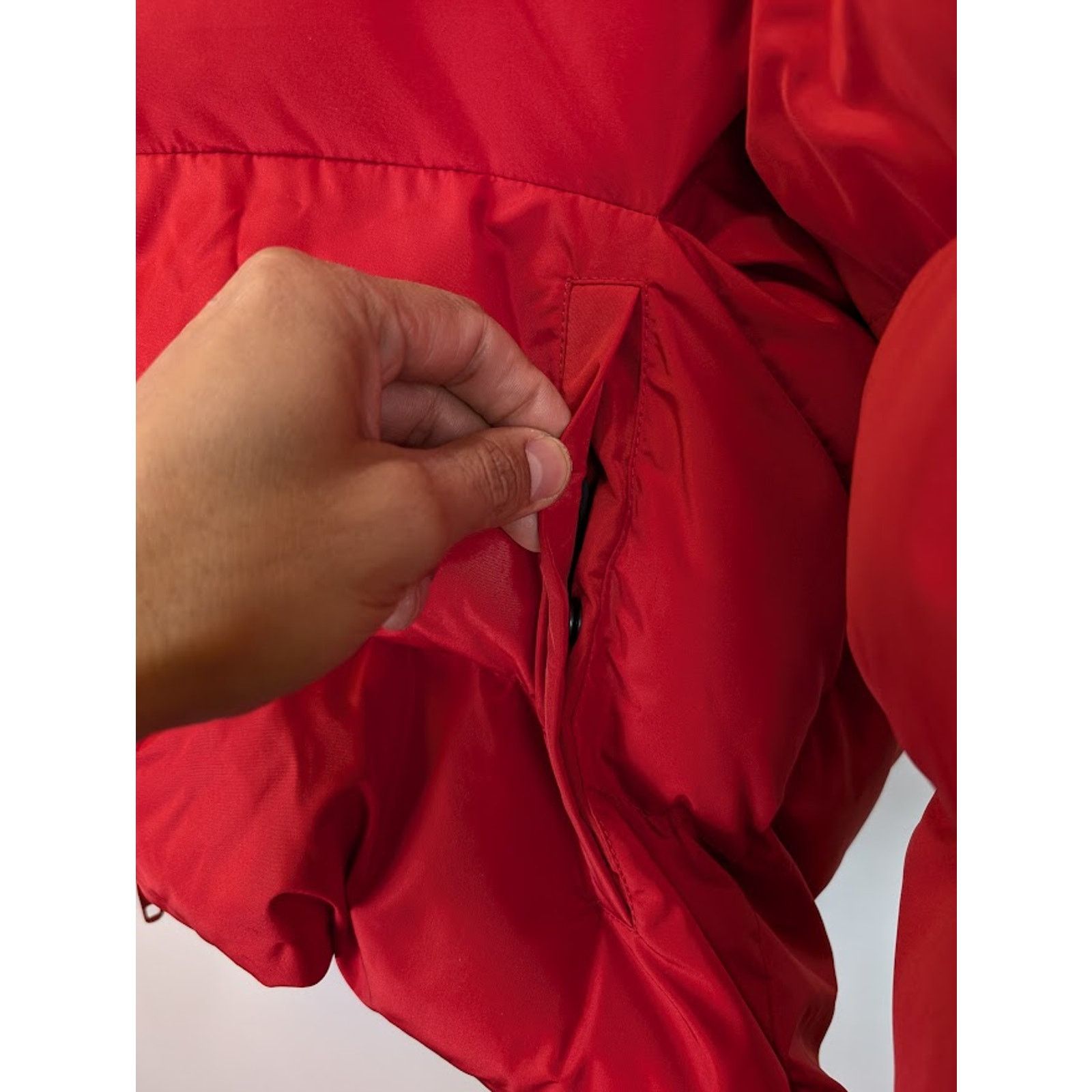Balenciaga o1rshd1 Technical Micro Faille C-Shape Puffer Jacket in Red Size XS / US 0-2 / IT 36-38 - 8 Thumbnail