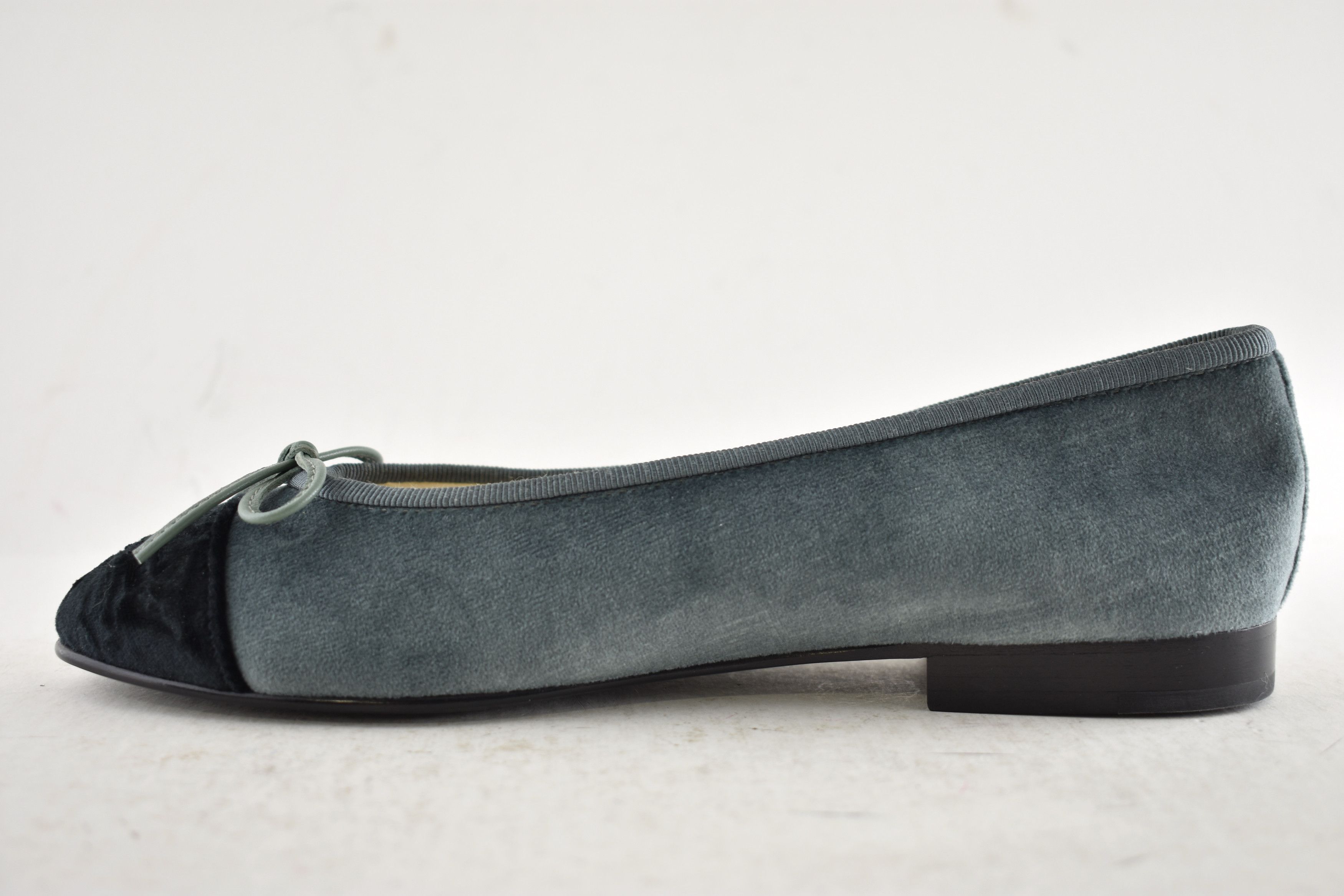 Chanel Chanel 24A Black Velvet CC Classic Ballet Ballerina Flat 36c Size US 6 / IT 36 - 15 Thumbnail
