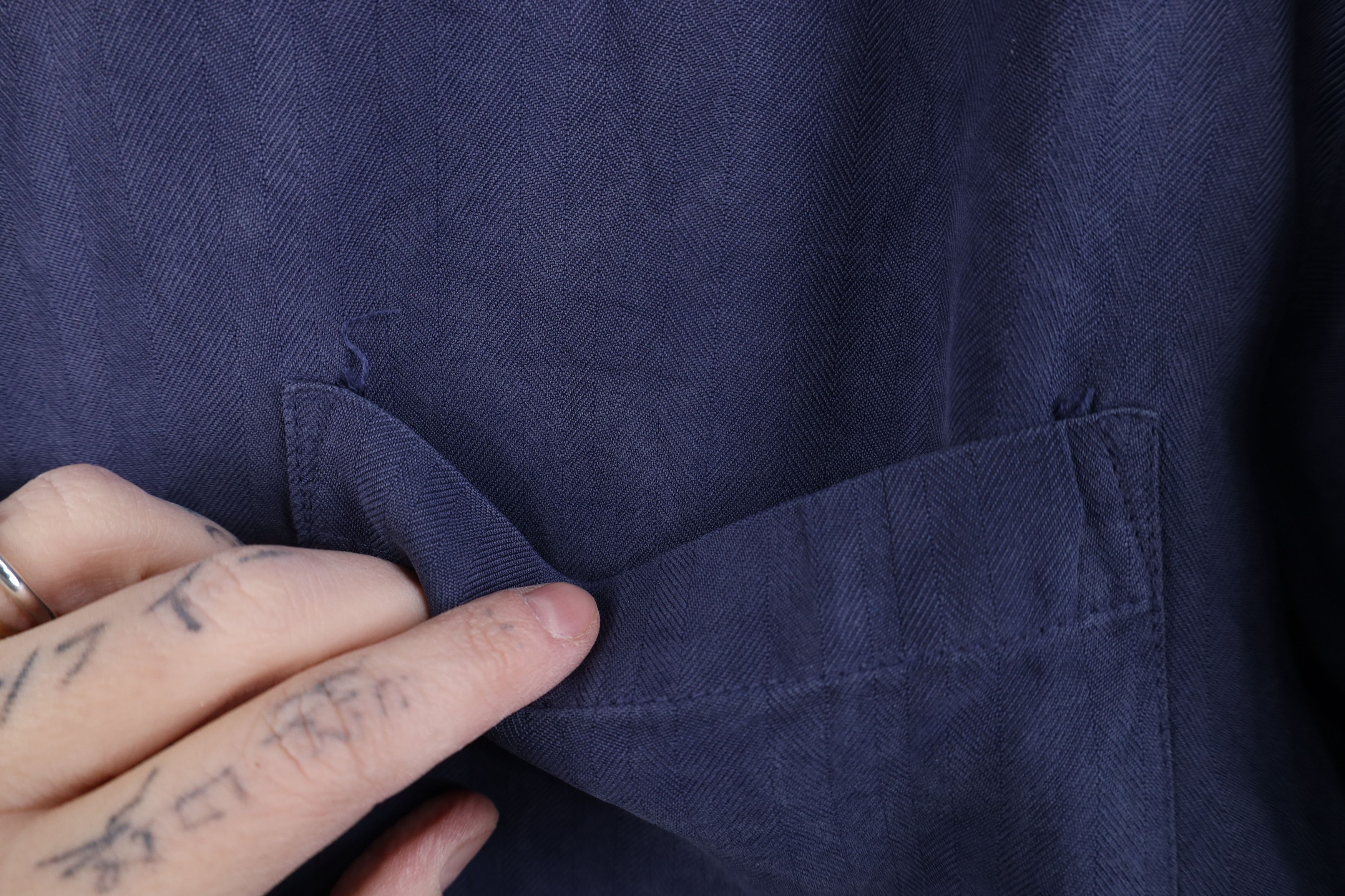 Vintage Vintage 90s Streetwear Herringbone Looped Button Shirt Size US L / EU 52-54 / 3 - 4 Thumbnail