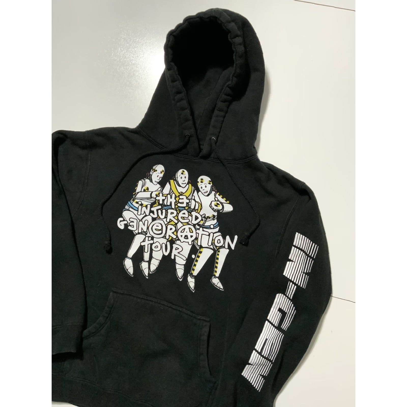 AWGE VINTAGE Asap Rocky Injured Generation Tour Awge Concert Merch Sweatshirt Hoodie S Men Black Pullover Ladies? No Size US S / EU 44-46 / 1 - 3 Thumbnail