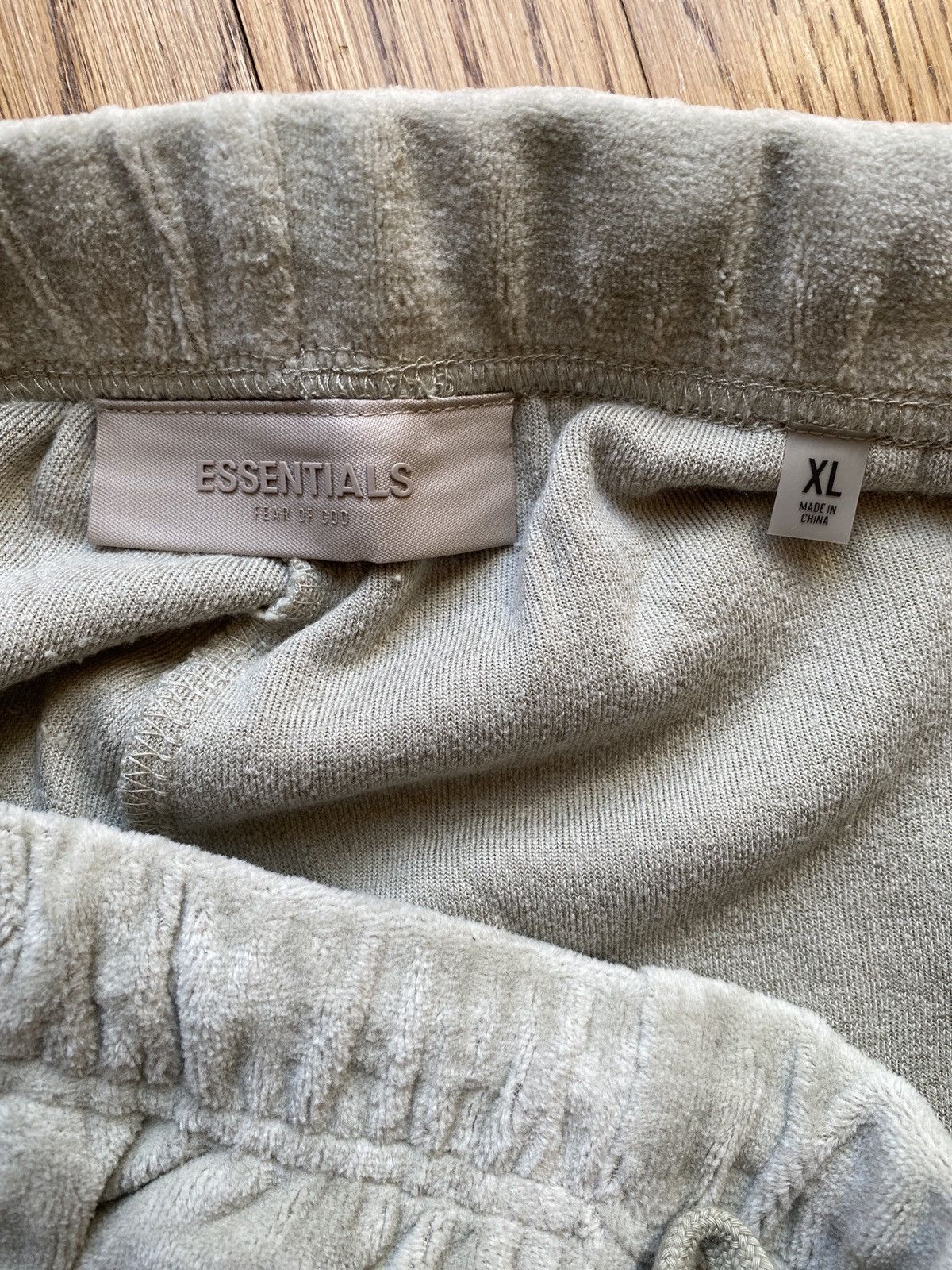Essentials × Fear of God Fear of God Essentials Sweatpants Velour Sea foam Sz XL Size 34" / US 12 / IT 48 - 5 Thumbnail