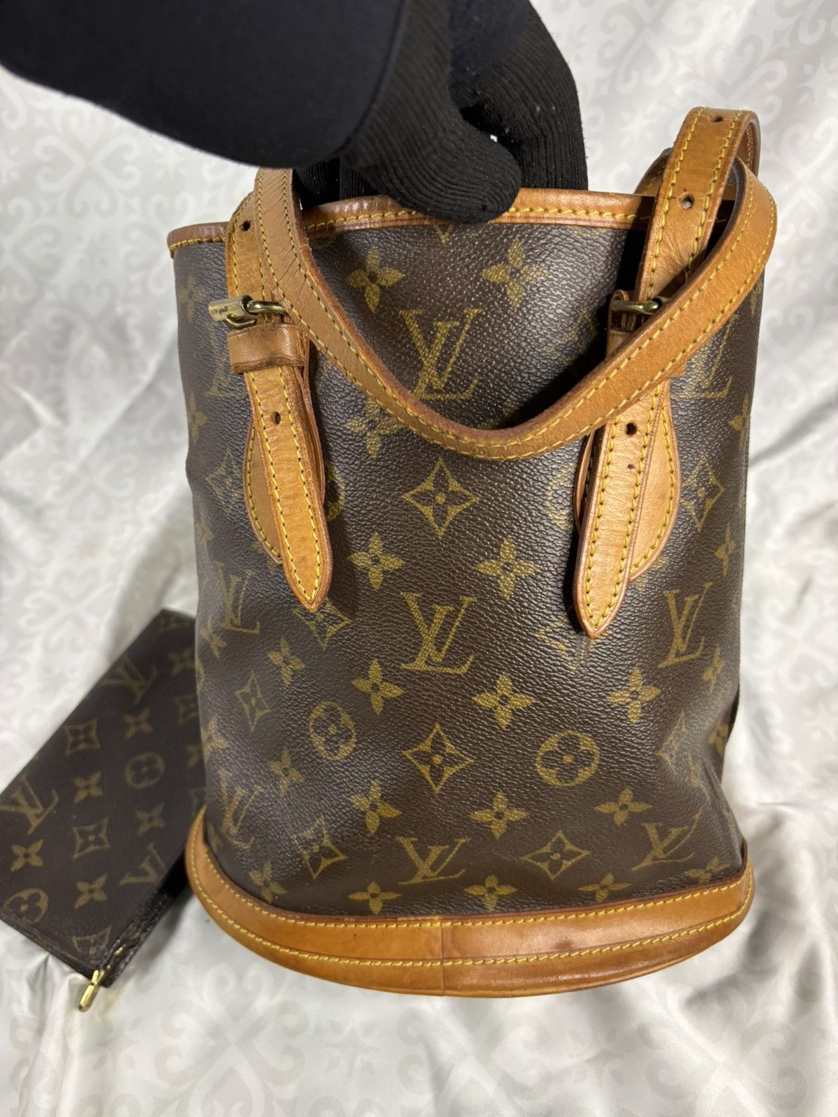 Louis Vuitton (Heavy Used) Louis Vuitton Bucket With Pouch Size ONE SIZE - 2 Thumbnail