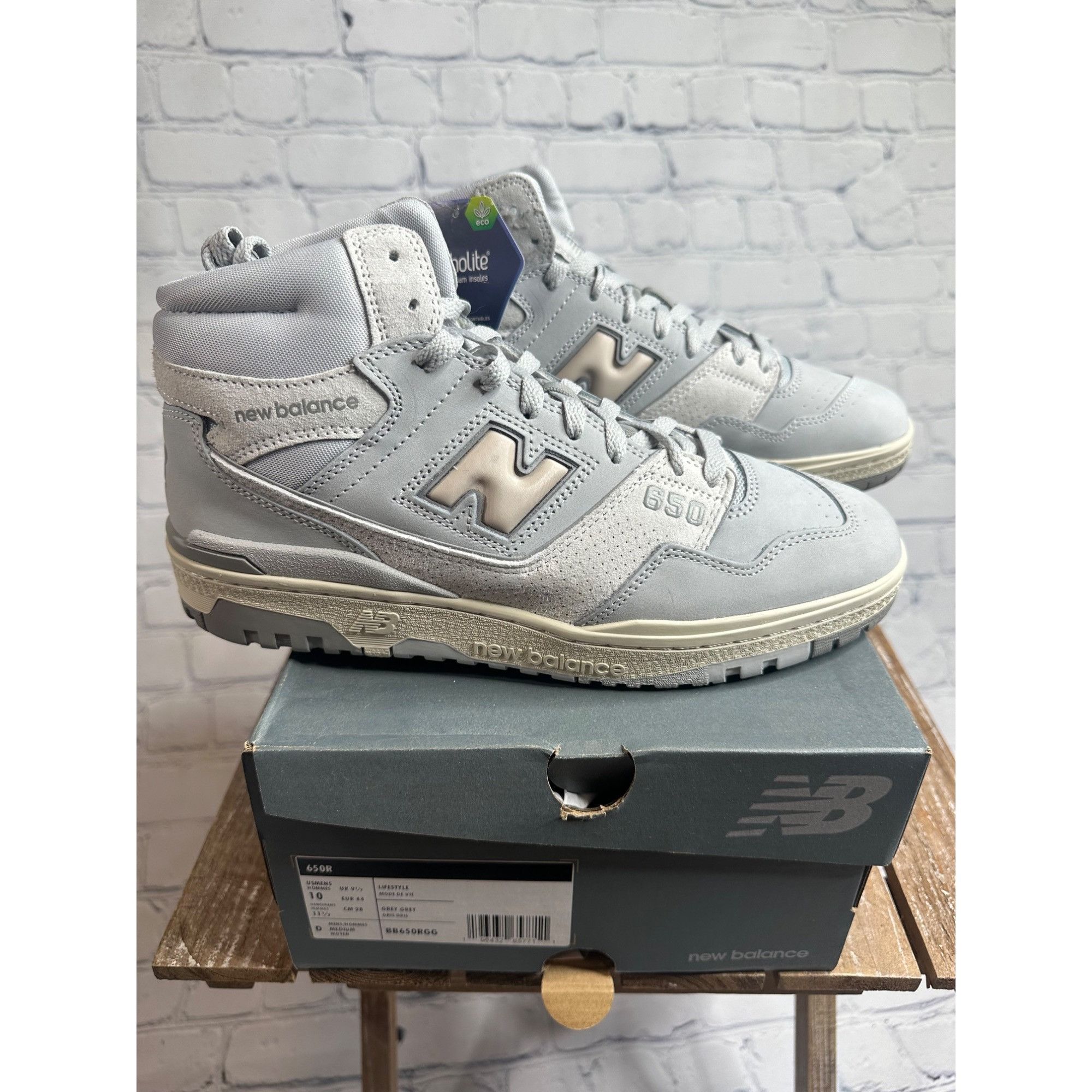 New Balance New Balance 650R Size US 10 / EU 43 - 1 Thumbnail