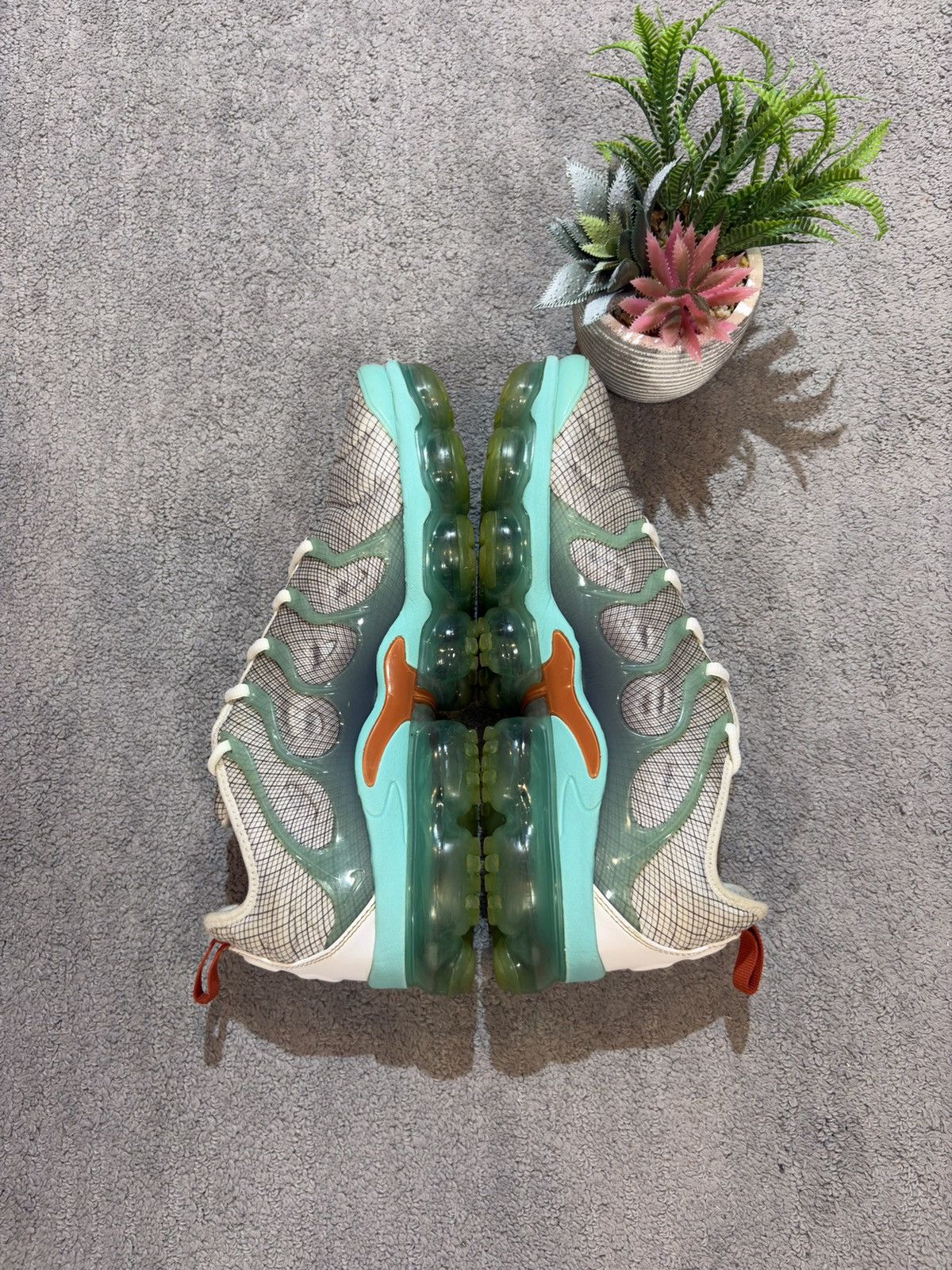 Nike Nike Air Vapormax Plus White Aurora Green 924453-107 Size US 10.5 / EU 43-44 - 7 Thumbnail