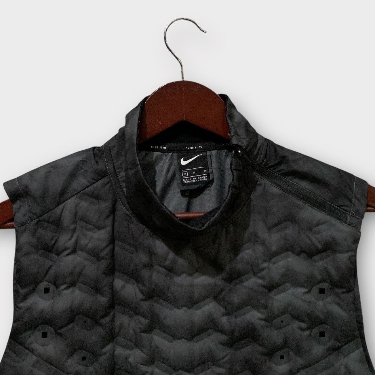 Nike NIKE RUNNING TECH PACK AEROLOFT QUILTED VEST JACKET Size US M / EU 48-50 / 2 - 3 Thumbnail