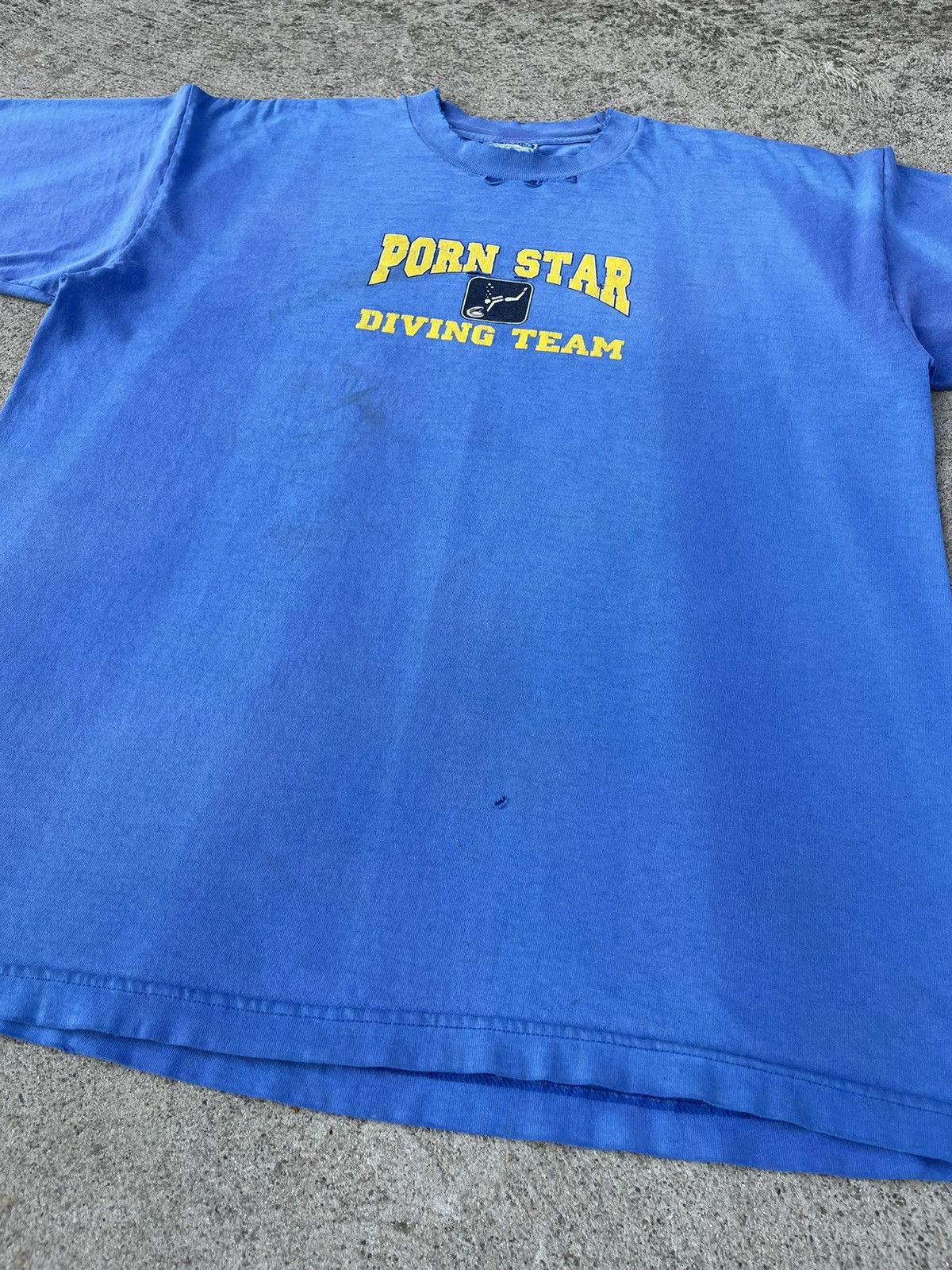 Vintage Rare Vintage 90’s Porn Star “Diving Team” Thrashed T-Shirt Size US XL / EU 56 / 4 - 13 Thumbnail