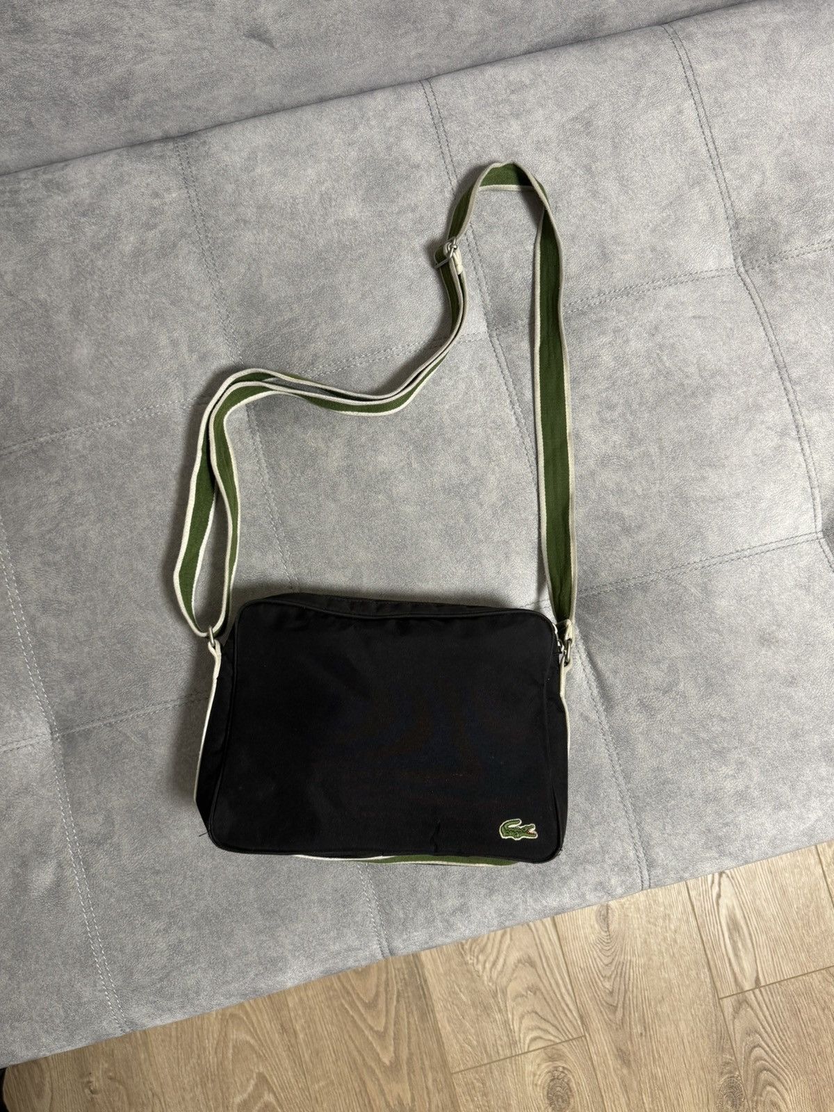 Lacoste Vintage Lacoste Y2K crossbody bag Size ONE SIZE - 1 Thumbnail