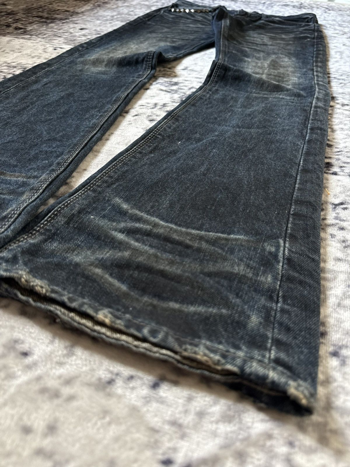 GOSTAR DE FUGA Fuga Japan Shadow Wash Coated Claw Mark Flared Jeans Size US 30 / EU 46 - 12 Thumbnail