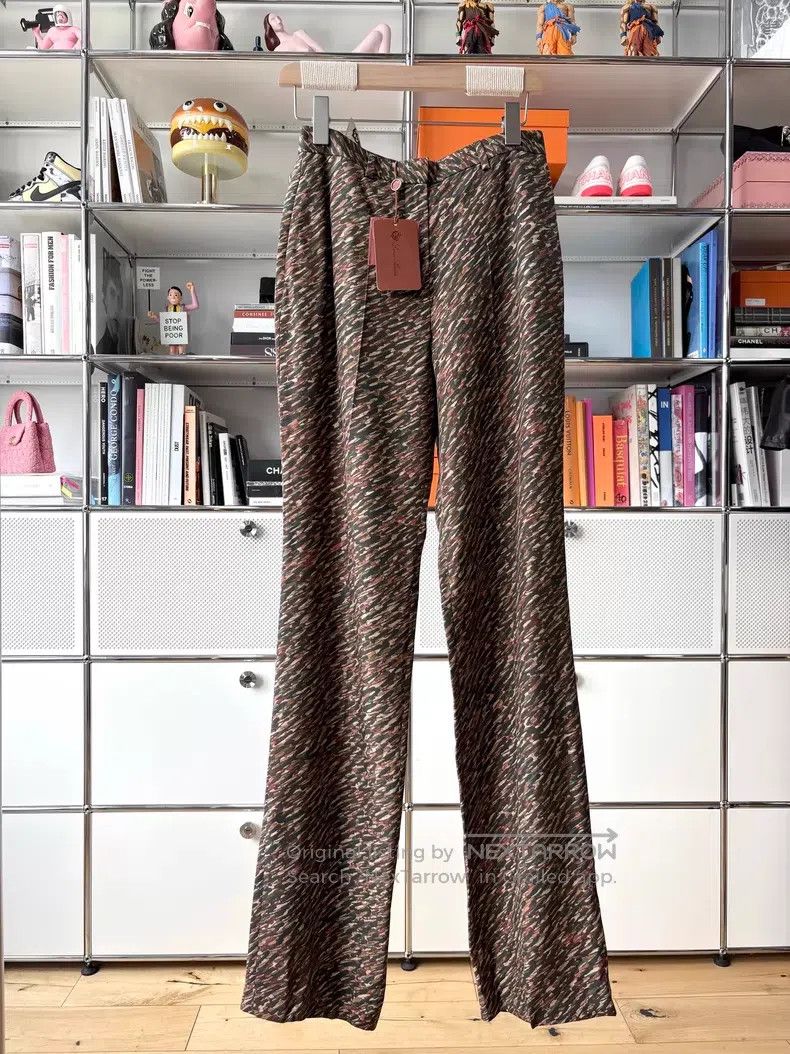 Loro Piana Loro Piana 100% mulberry silk, printed pants Size 26" / US 2 / IT 38 - 1 Thumbnail