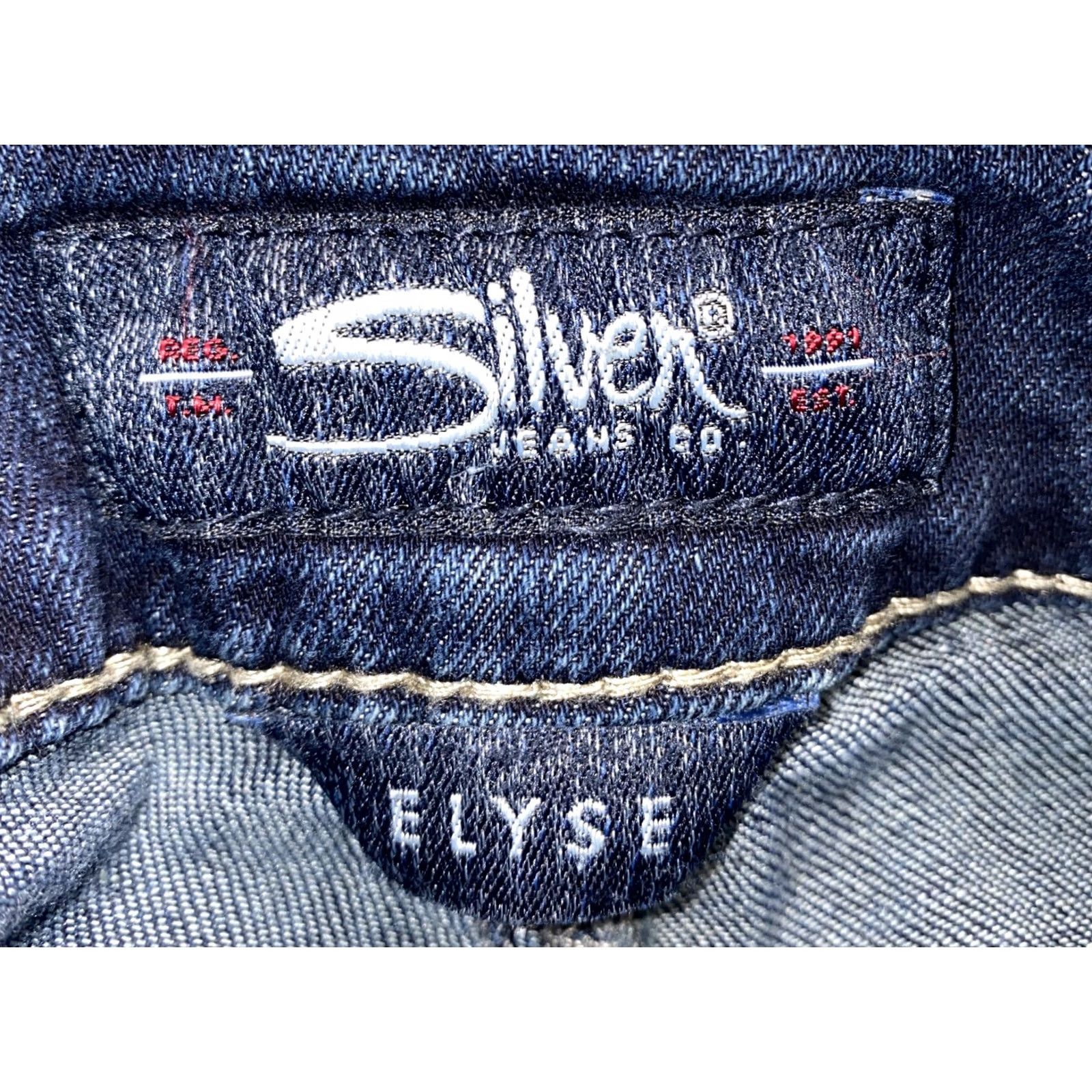 Silver Jeans Co. Silver Jeans Elyse Womens Capri Denim Zip Fly 28x22.5 Blue Cotton Blend Capris Womens Regular Denim Jeans 2X Site Size 28" / US 6 / IT 42 - 7 Thumbnail