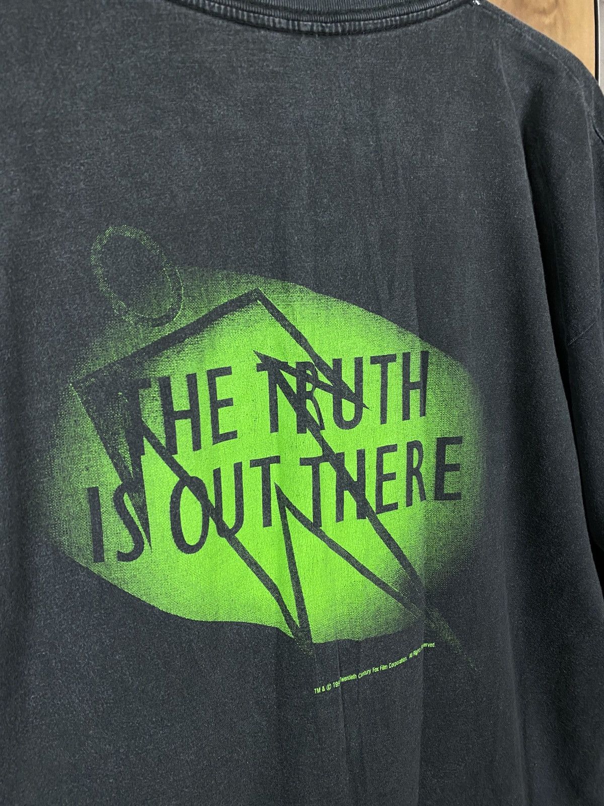 Vintage 🍿Vintage 1994 T-Shirt The X-Files The Truth Os Out There🍿 Size US XL / EU 56 / 4 - 2 Thumbnail