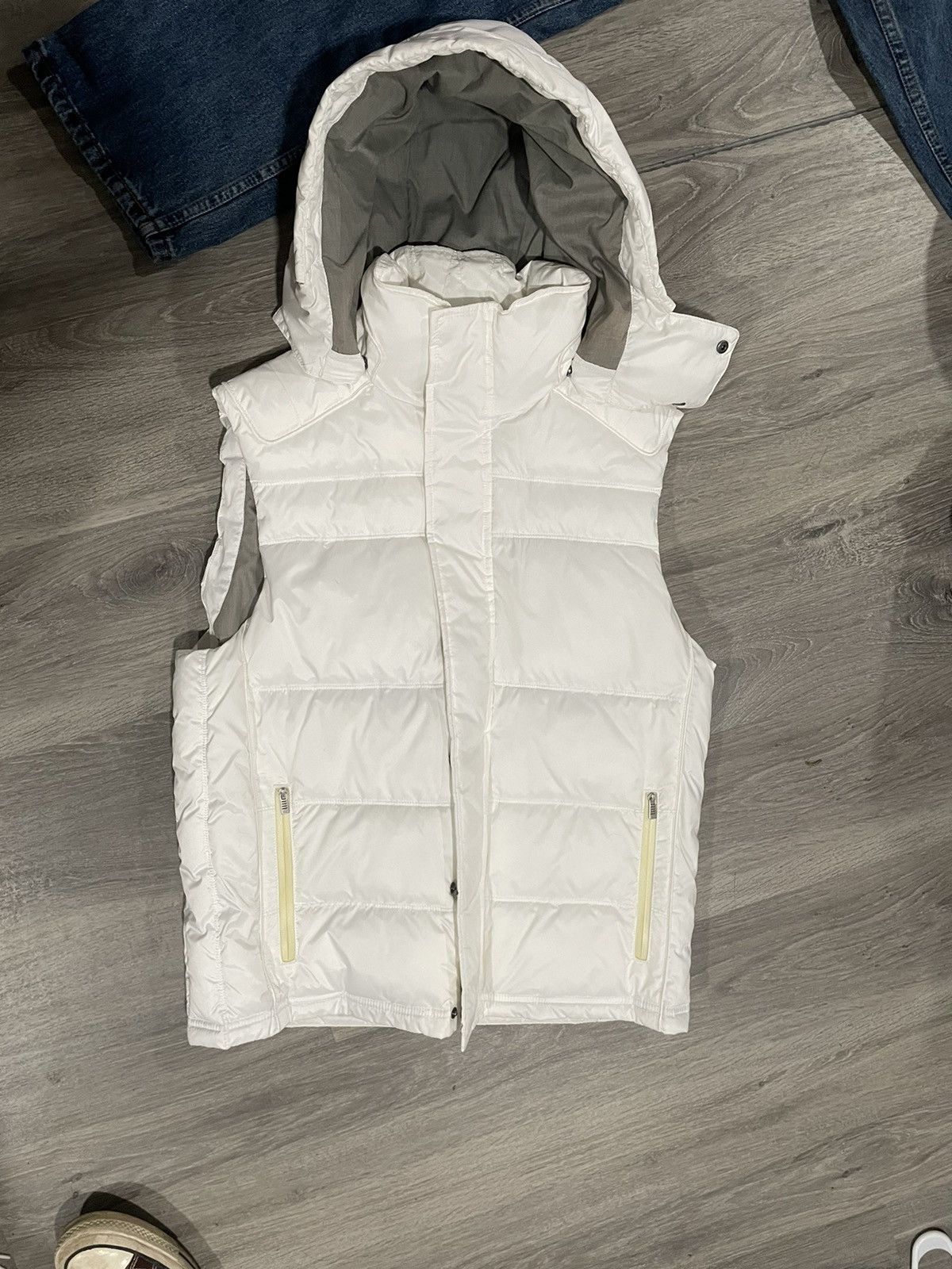 Calvin Klein Lightly used Calvin Klein zip up vest with hood Size US M / EU 48-50 / 2 - 1 Thumbnail