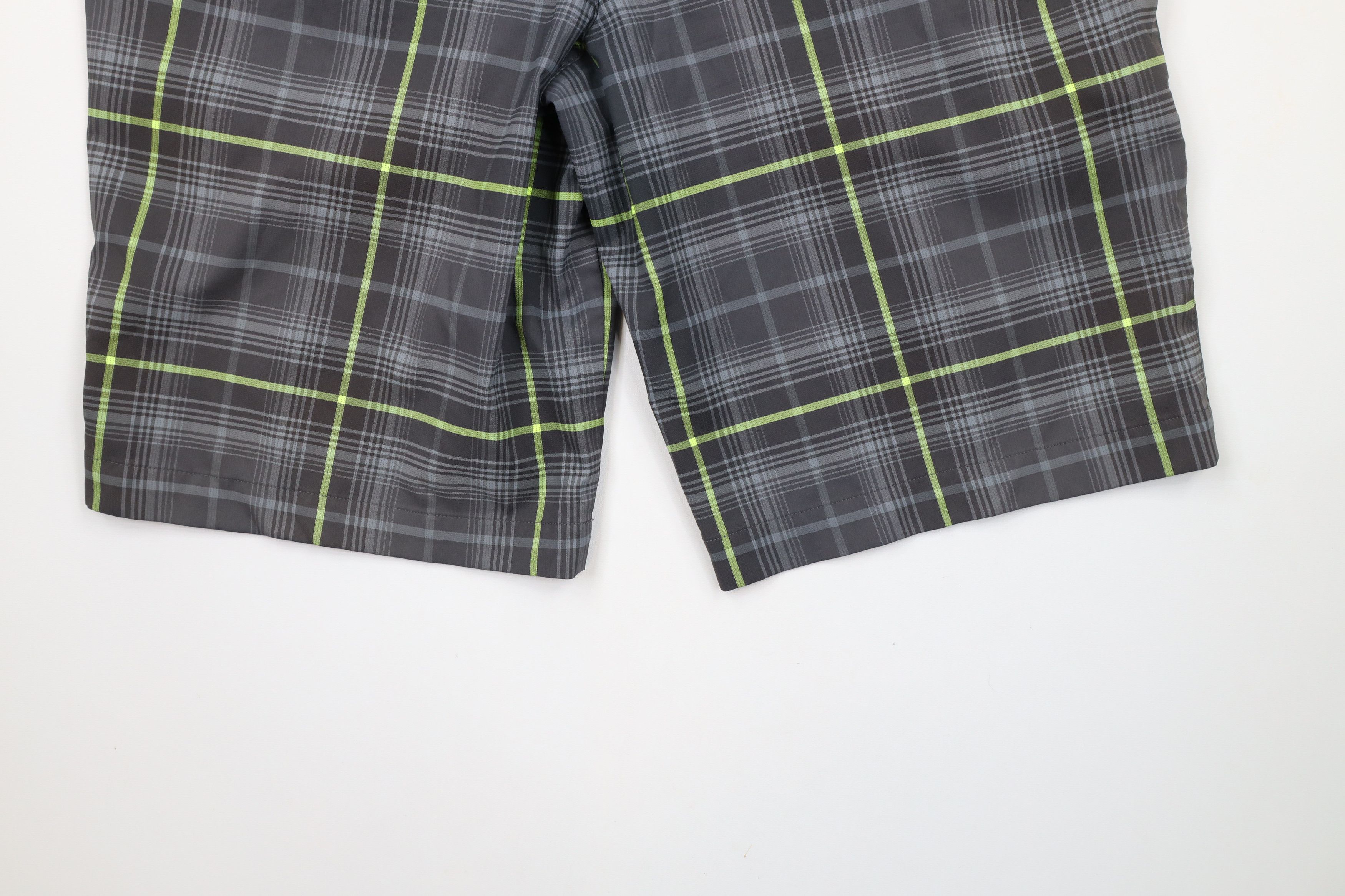Nike × Vintage Nike Golf Dri-Fit Golfing Golf Chino Shorts Plaid Polyester Size US 34 / EU 50 - 13 Thumbnail