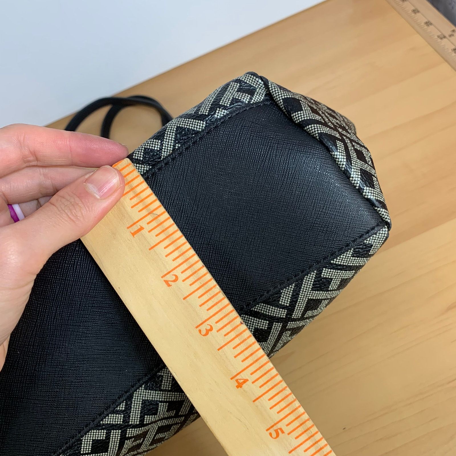Tommy Hilfiger Tommy Hilfiger Womens Tote Bag Black-White Size Medium Purse Size ONE SIZE - 15 Thumbnail