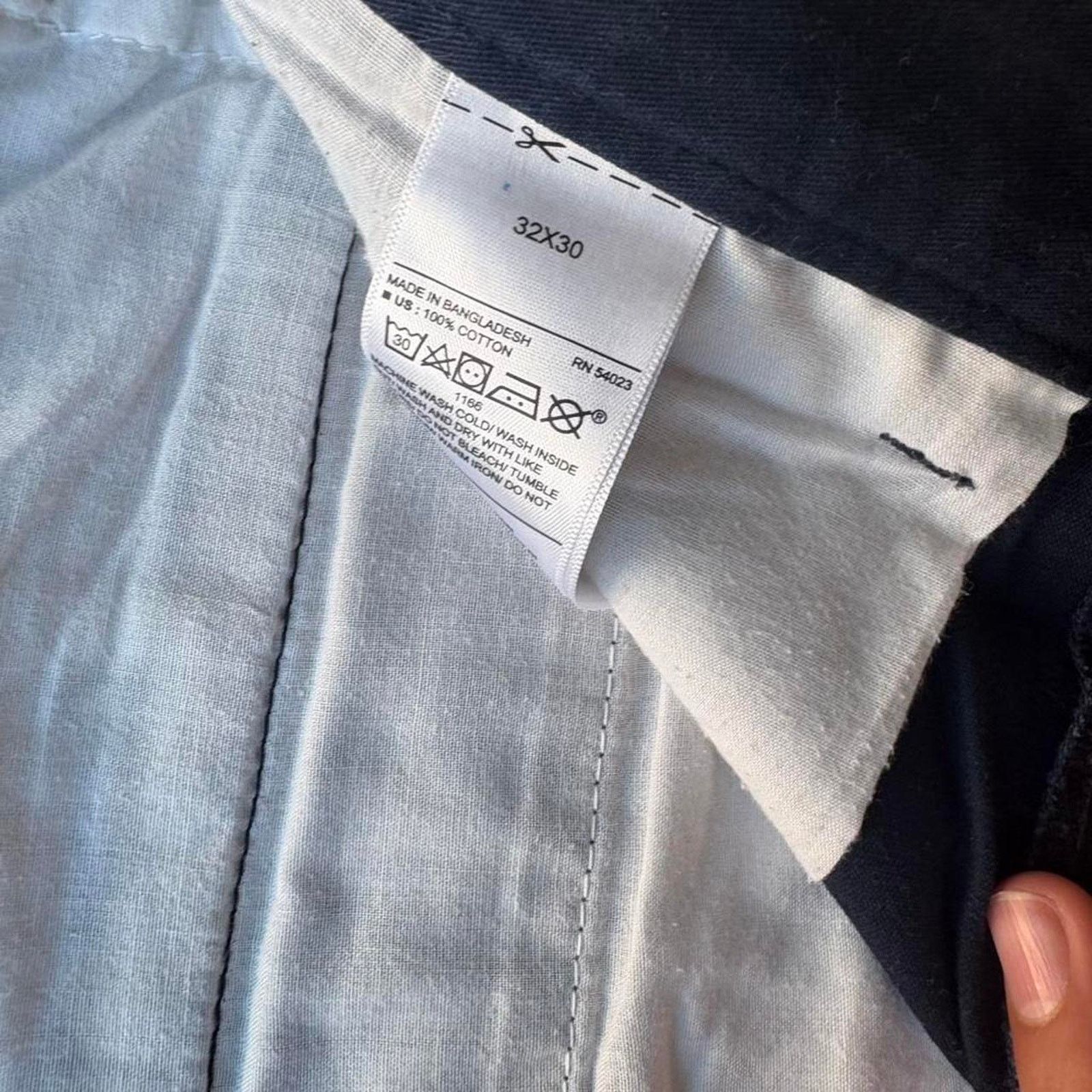 Old Navy Old navy navy blue mens pants Size US 32 / EU 48 - 2 Thumbnail
