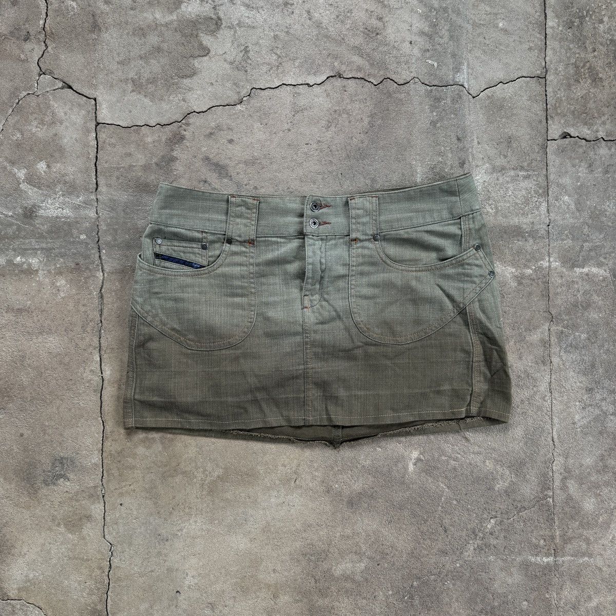 Diesel Vintage Y2K Diesel Olive Gradient Mini Skirt Size 30" / US 8 / IT 44 - 1 Thumbnail