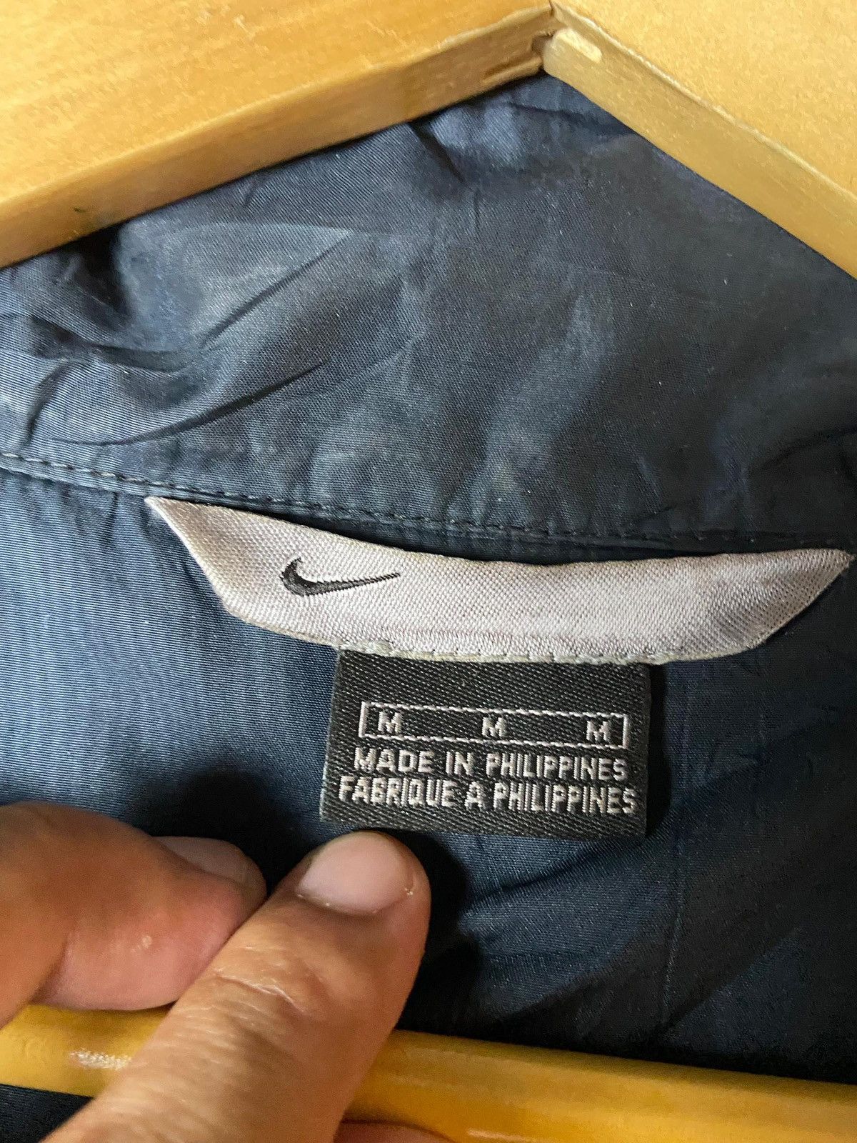 Nike × Vintage NIKE APS Men’s Nylon Lightweight Windbreaker (121) Size US M / EU 48-50 / 2 - 10 Thumbnail