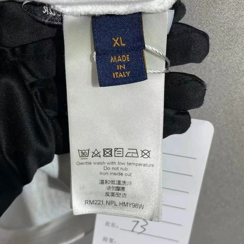 Louis Vuitton Louis Vuitton White Snow Mountain Melts Back Logo Short Sl Size US XL / EU 56 / 4 - 8 Thumbnail