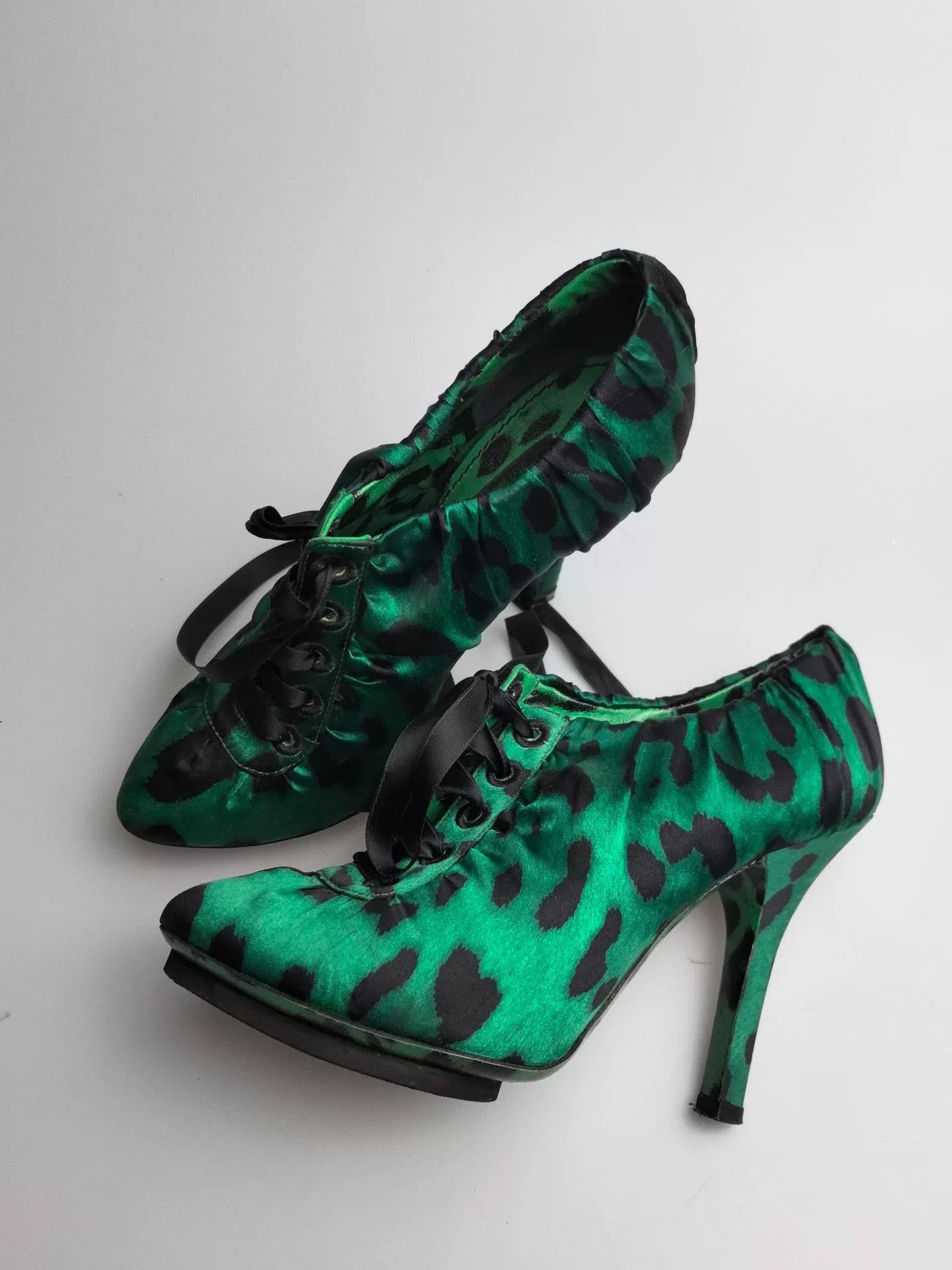 Dolce & Gabbana Dolce & Gabbana Animal Print Lowtop Sneakers us_5-5 Women Size US 5.5 / IT 35.5 - 1 Thumbnail