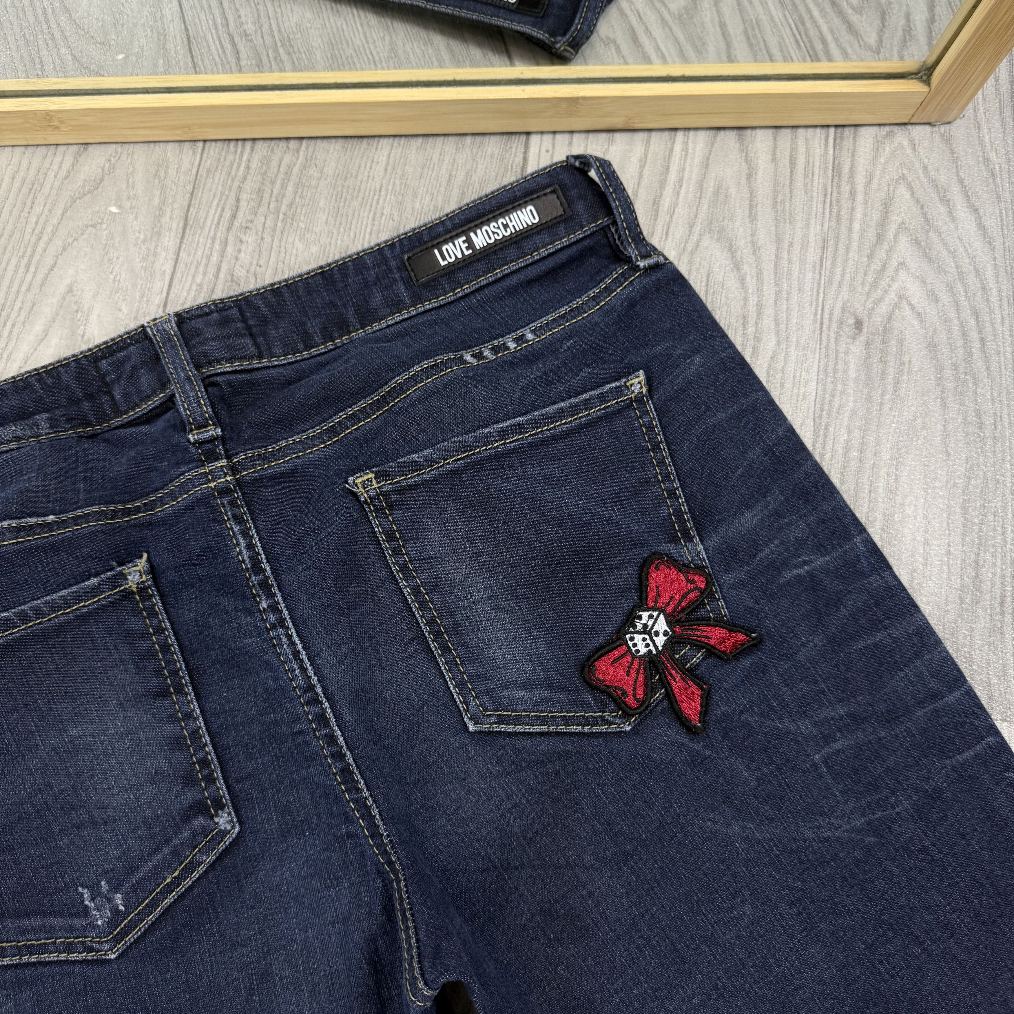 Love Moschino Vintage Love Moschino Y2K Patch Low Rise Blue Denim Jeans Size 28" / US 6 / IT 42 - 9 Thumbnail