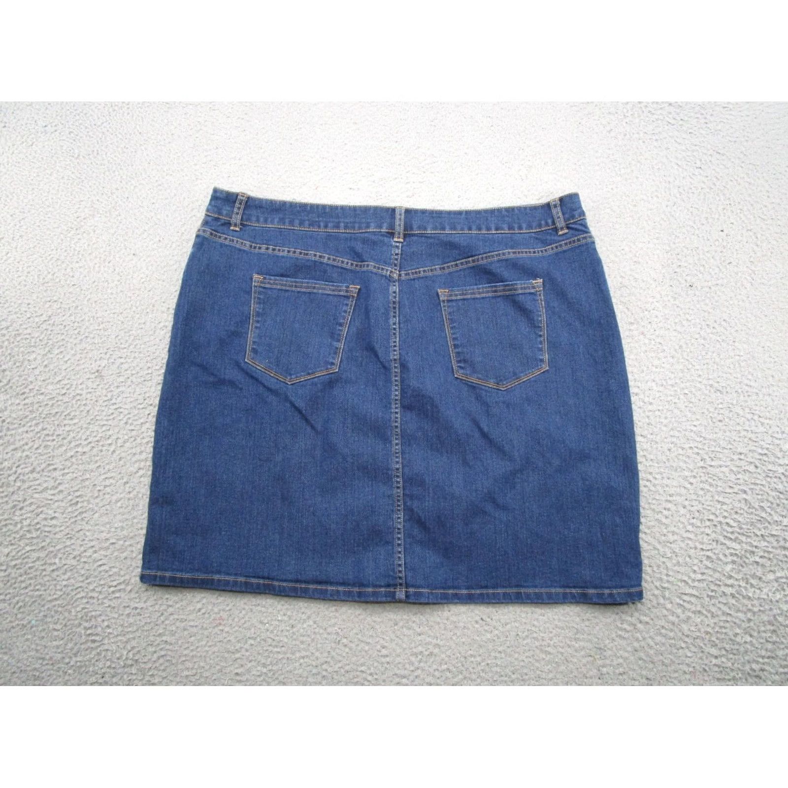 Croft & Barrow Croft & Barrow Denim Skirt Short 18W Button Front Blue Cotton Blend Plus 18W Womens Skirt Size 40" / US 18 - 7 Thumbnail