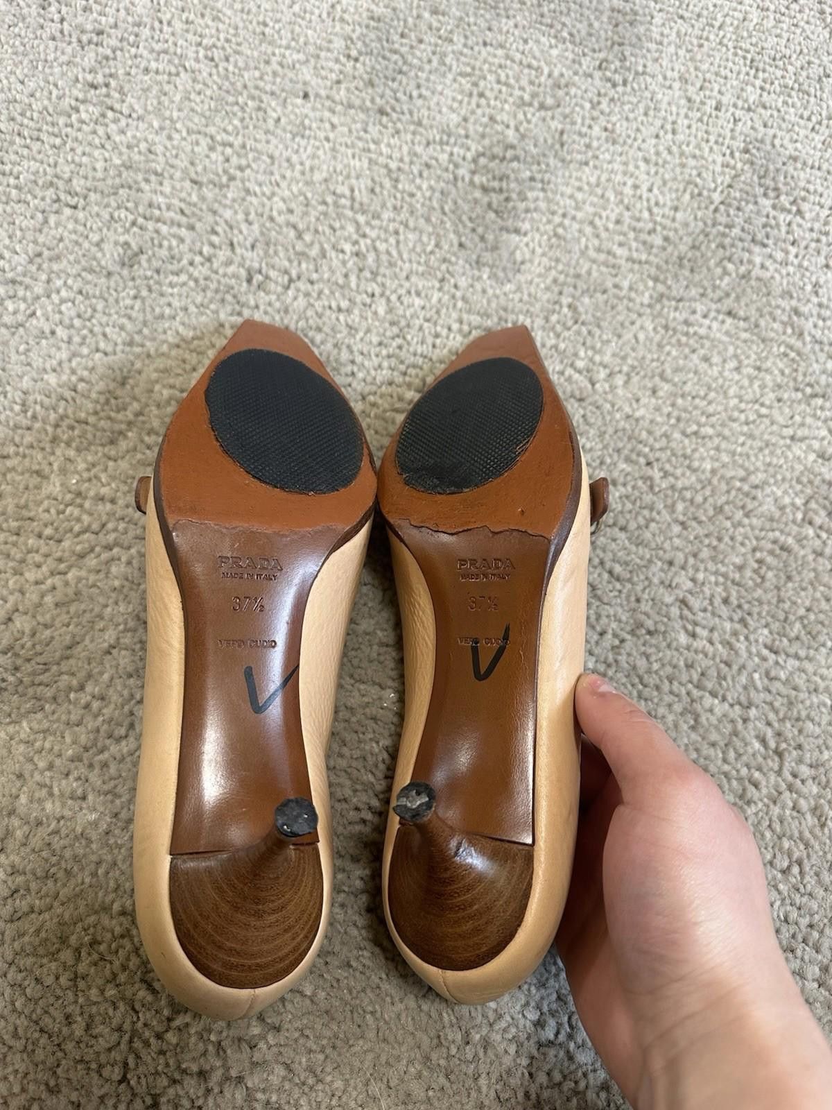 Prada Prada Camel Leather heels size 37.5 Size US 6.5 / IT 36.5 - 8 Thumbnail