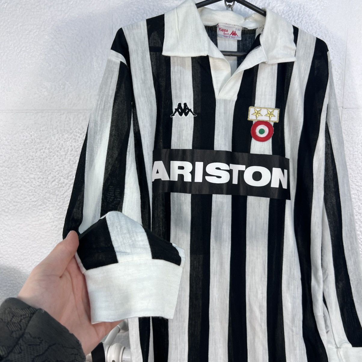 Kappa Long sleeve KAPPA Juventus 1983 PLATINI 10 ARISTON ITALY Size US M / EU 48-50 / 2 - 4 Thumbnail