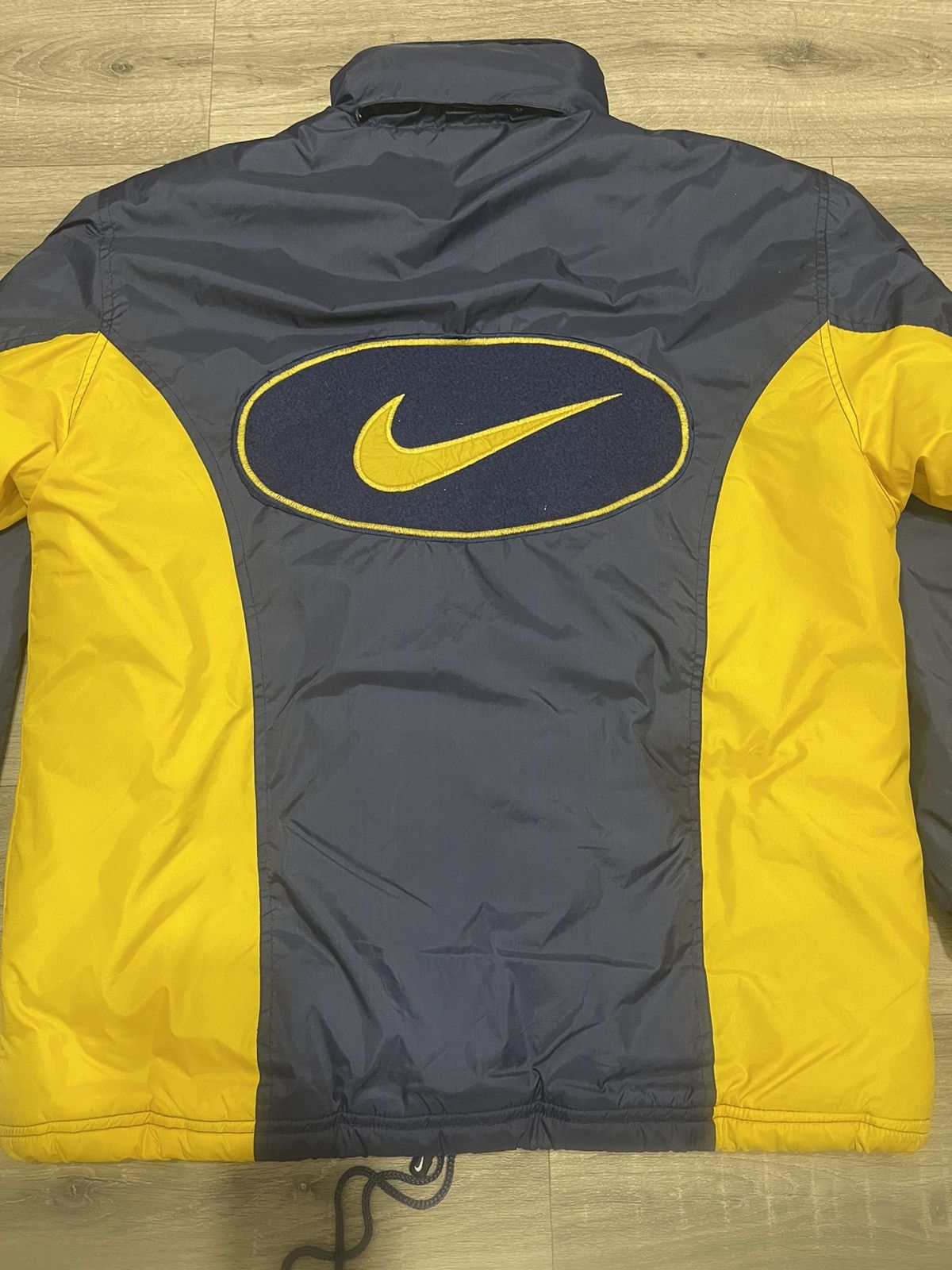 Nike NIKE VINTAGE RETRO BIG LOGO RARE JACKET SIZE L-XL Size US L / EU 52-54 / 3 - 4 Thumbnail