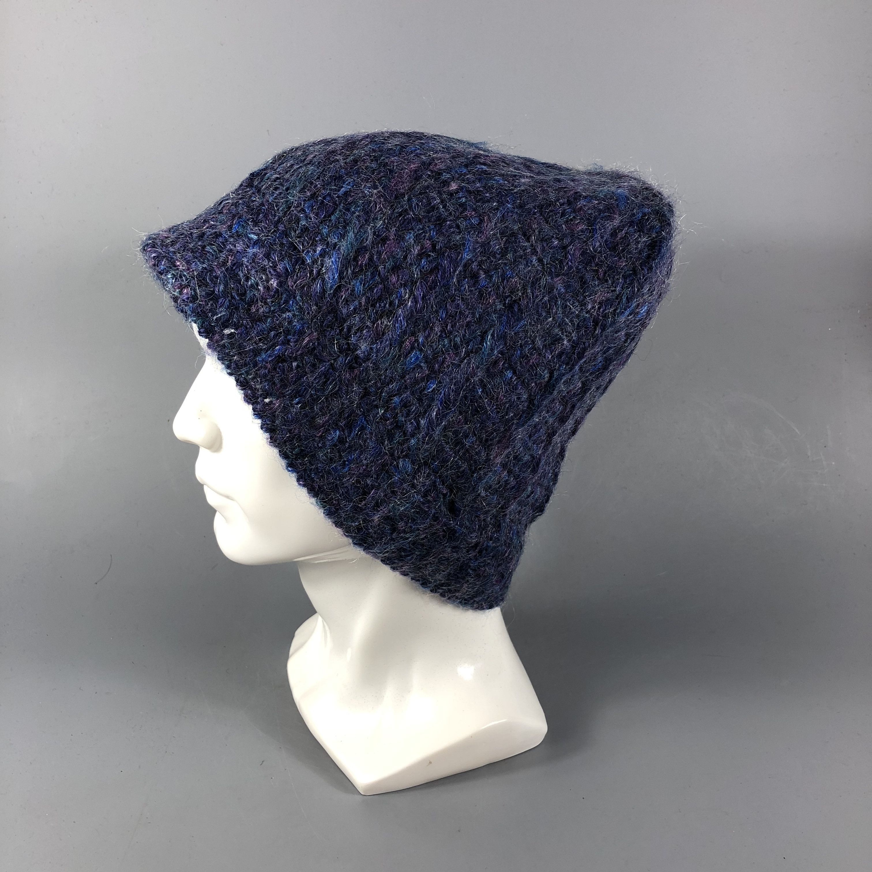 Vintage Unknown Knitted Beanie Snowcap Snow Hat B801 Size ONE SIZE - 2 Thumbnail