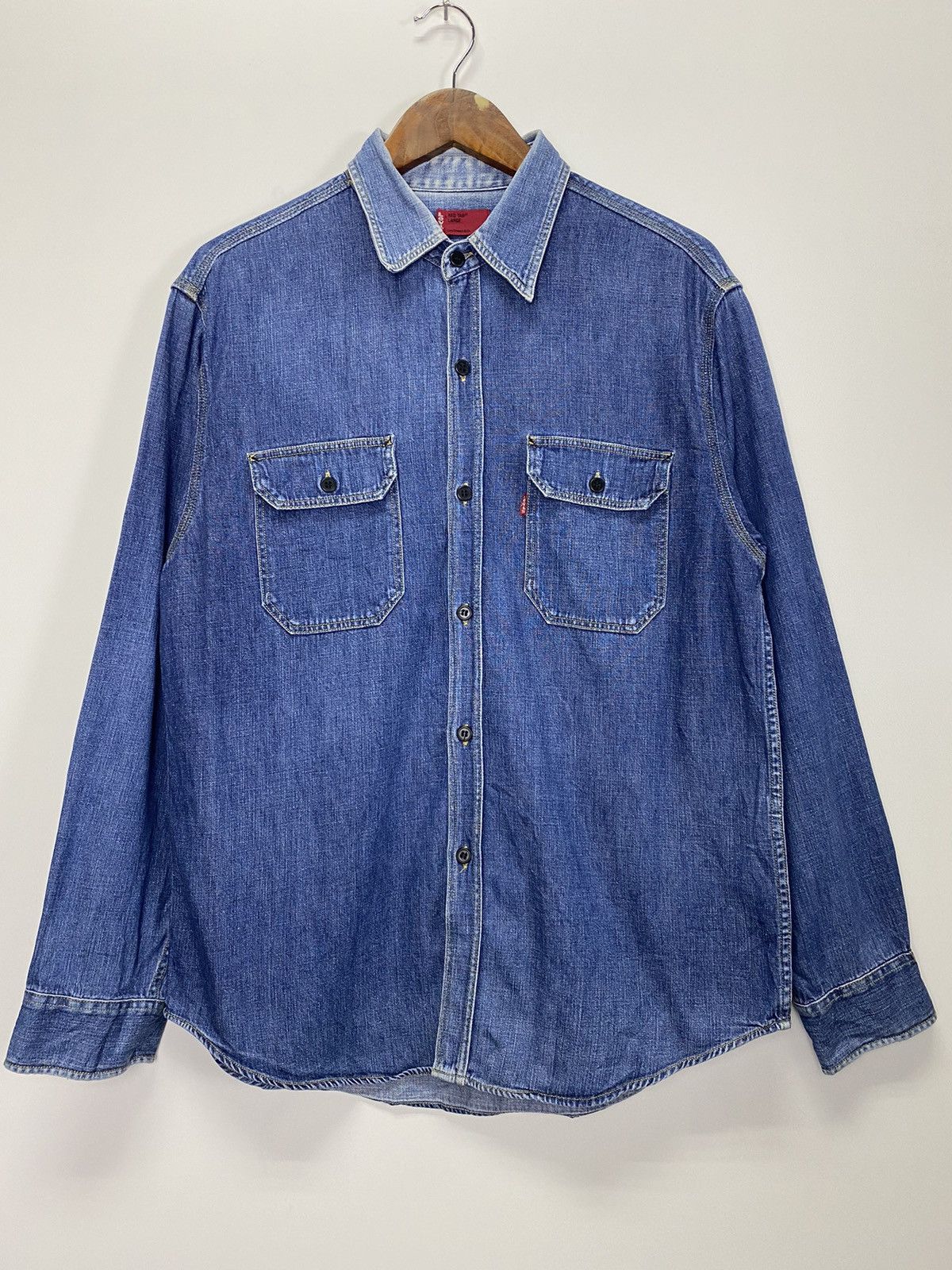 Levi's × Vintage Vintage Levi’s red tab denim button up Size US L / EU 52-54 / 3 - 3 Thumbnail