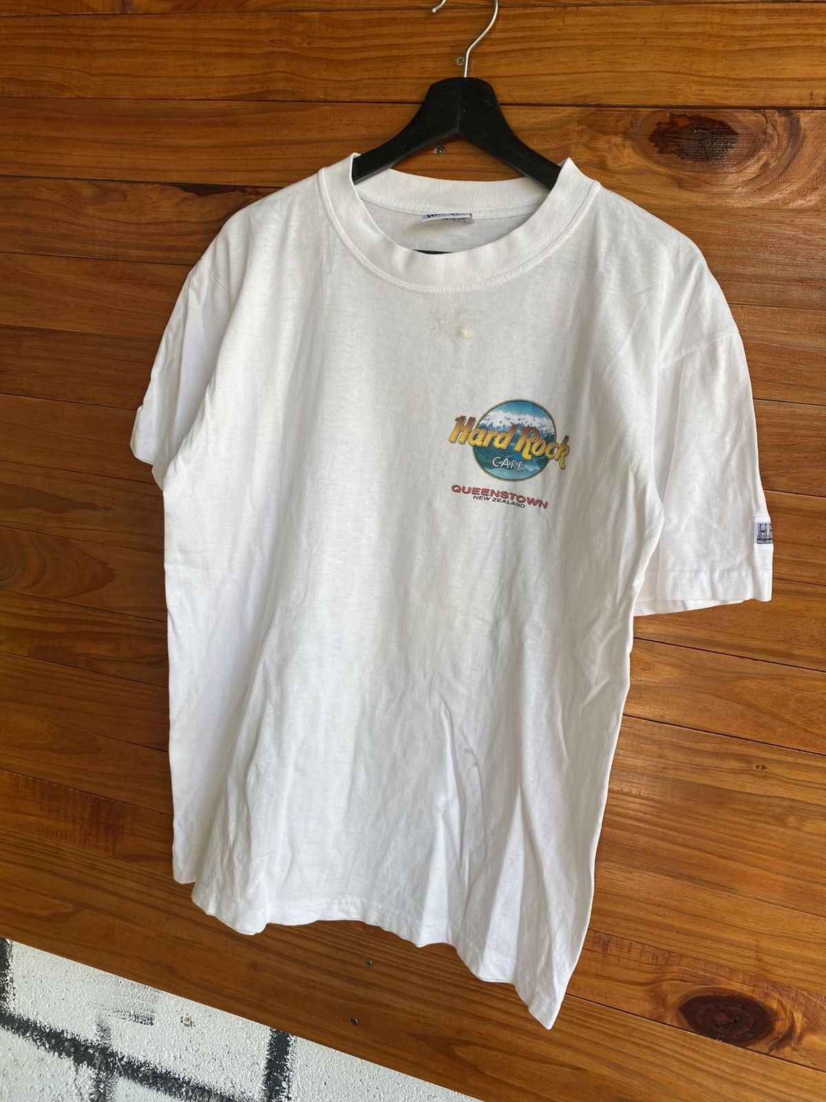 Hard Rock Cafe Vintage Hard Rock Cafe Queenstown New Zealand White Graphic Size US S / EU 44-46 / 1 - 11 Thumbnail