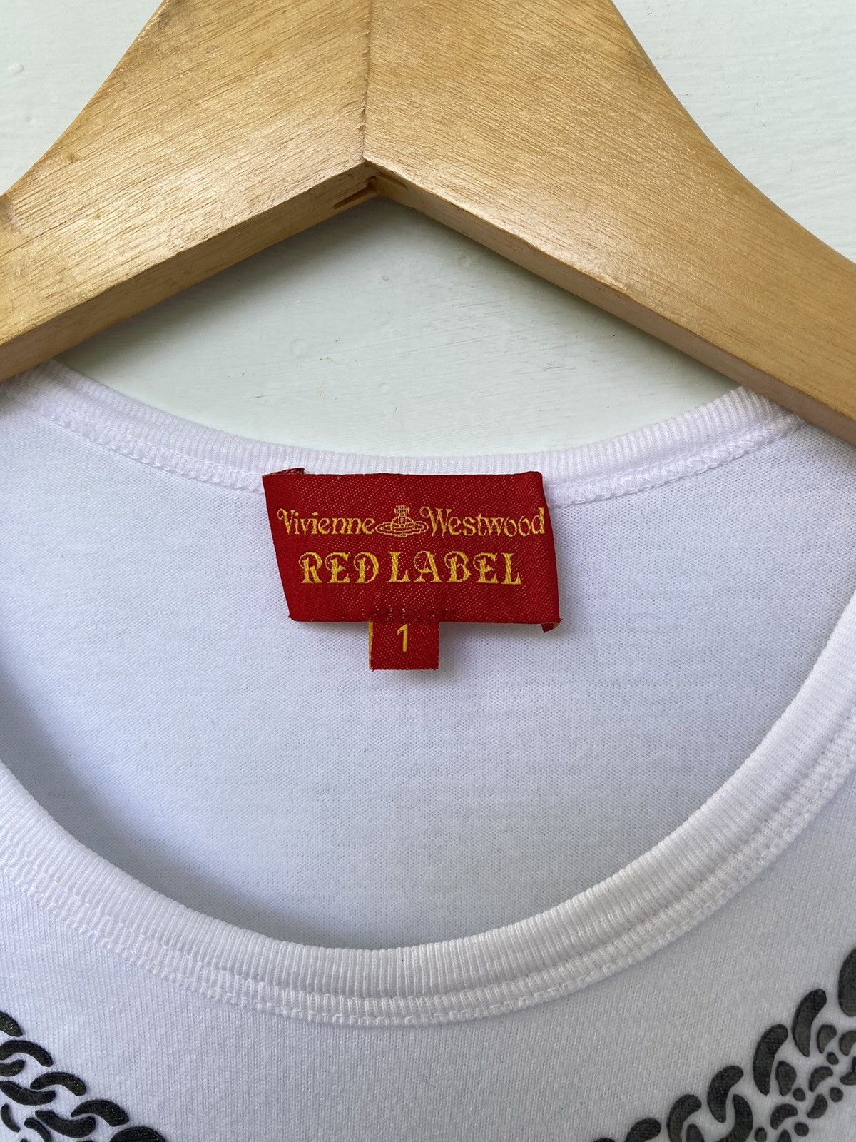 Japanese Brand × Vintage × Vivienne Westwood Rare Vivienne Westwood Necklace Print Orb Logo Design Tee Size S / US 4 / IT 40 - 5 Thumbnail