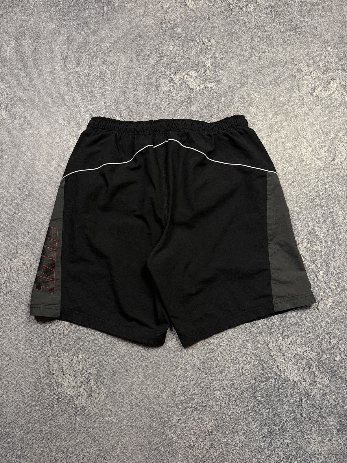 Nike Vintage Nike Shorts big logo Size US 36 / EU 52 - 3 Thumbnail