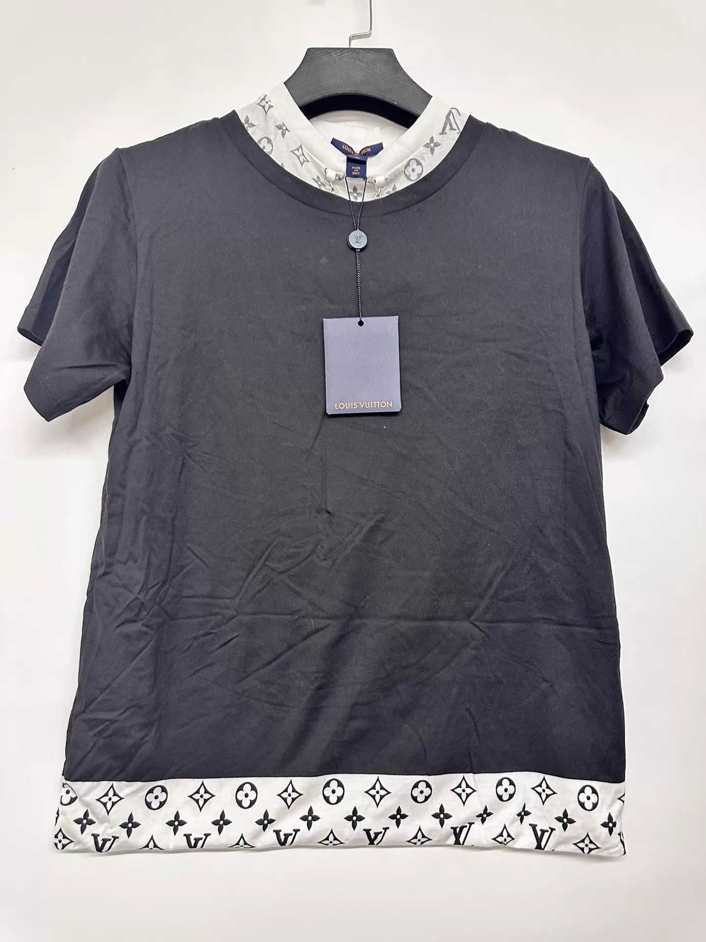 Louis Vuitton LV Short Sleeve Tee New With Tags M Size M / US 6-8 / IT 42-44 - 1 Thumbnail