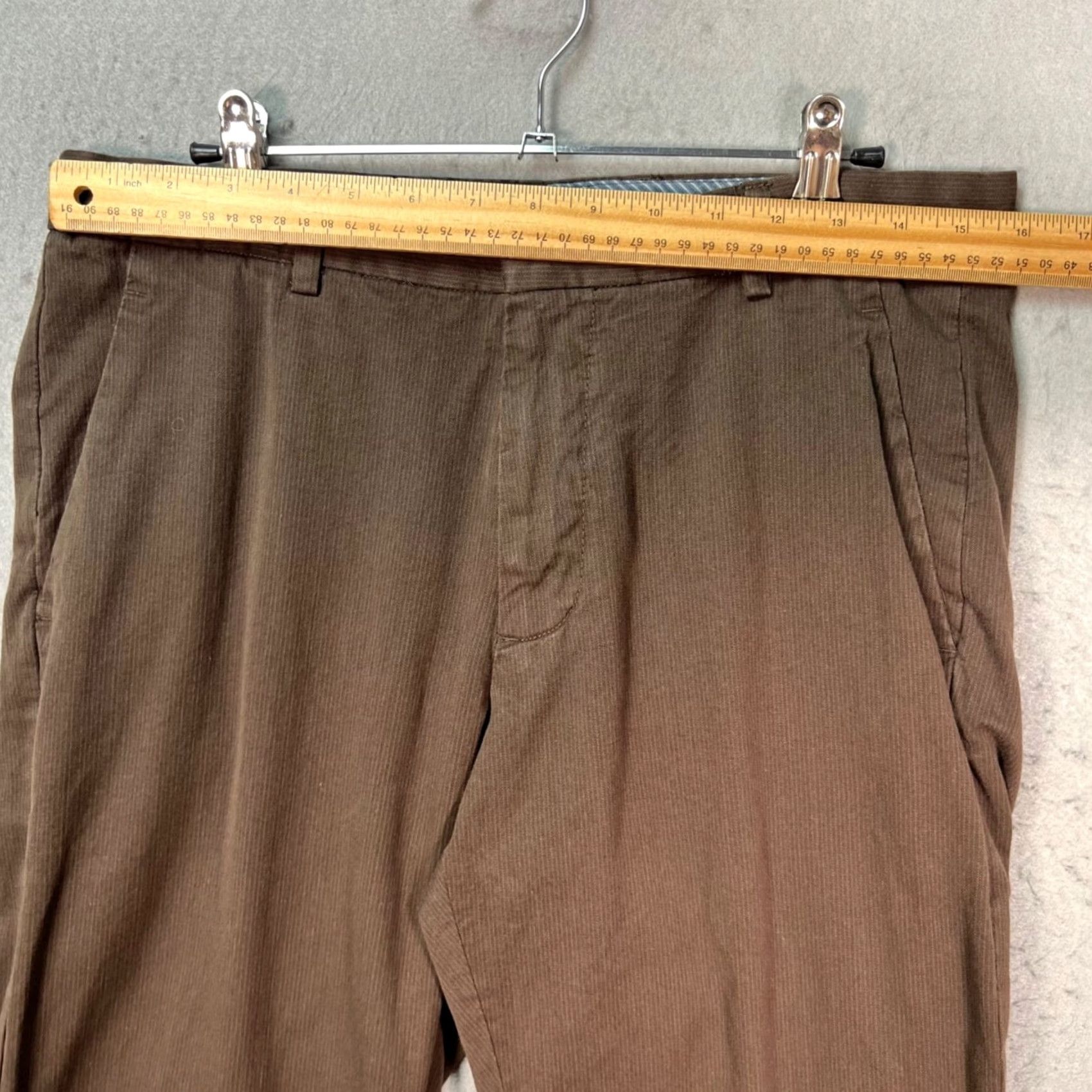 Gap Gap Mens Chino Pants 31x32 Brown Cotton Straight-Leg 1969 Vintage Preppy Mens Regular Waist 31 Inseam 32 Front Flat Front Size US 31 - 5 Thumbnail