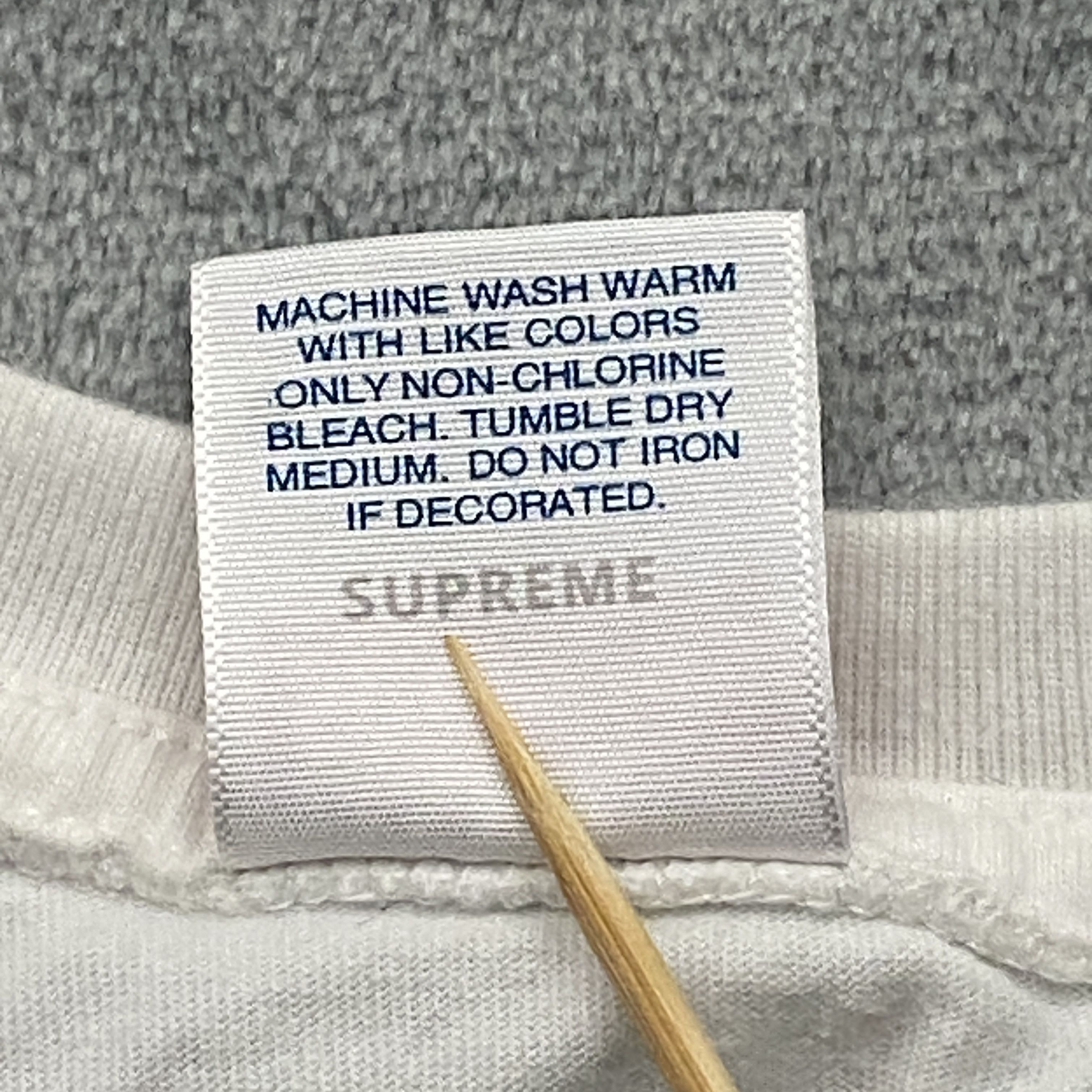 Supreme Shirt Men Large NOT BY BREAD ALONE Logo Spell Out FW15 Size US L / EU 52-54 / 3 - 5 Thumbnail