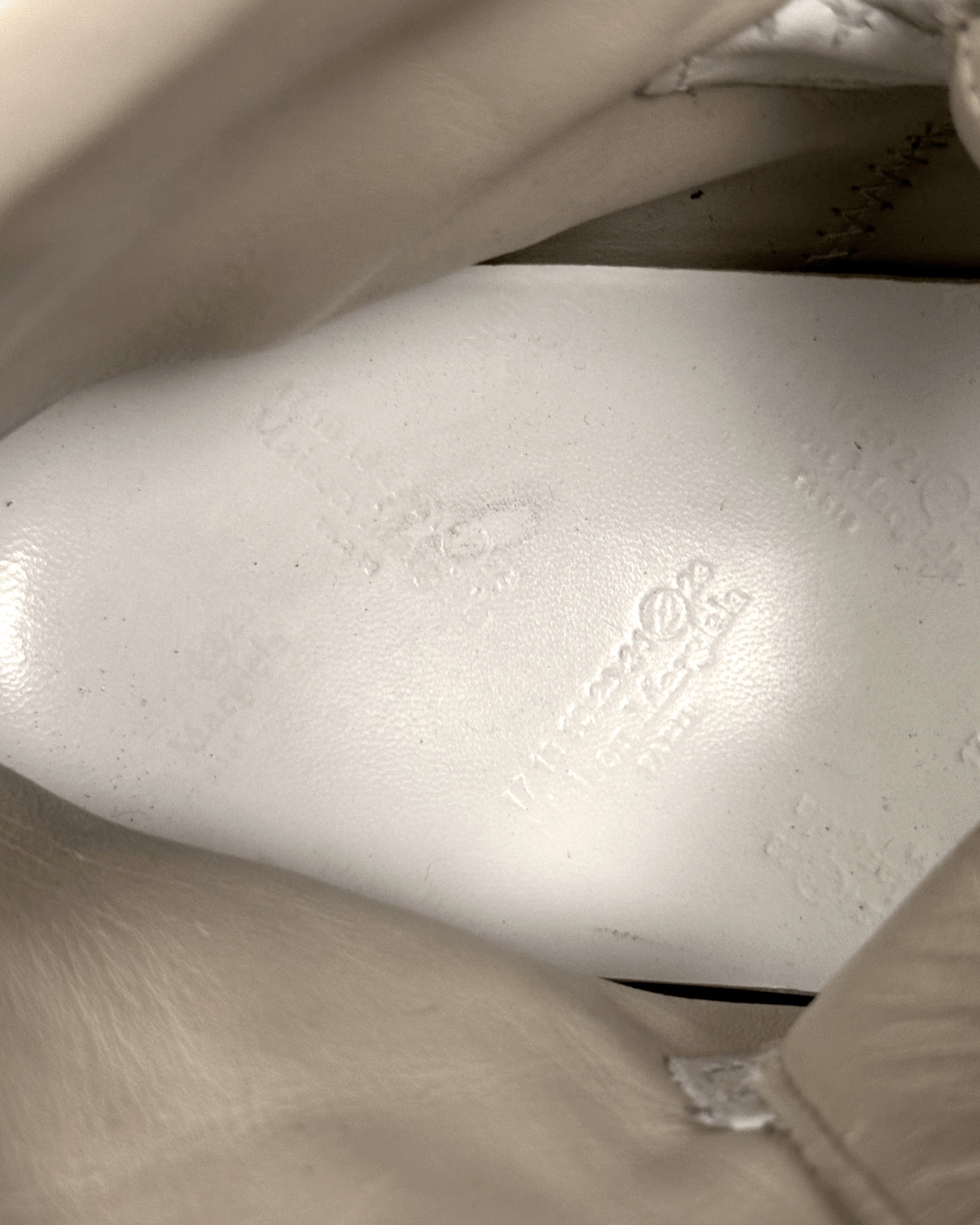 Maison Margiela Maison Margiela Chunky Sole Platform Future High Sneakers Size US 7.5 / EU 40-41 - 10 Thumbnail