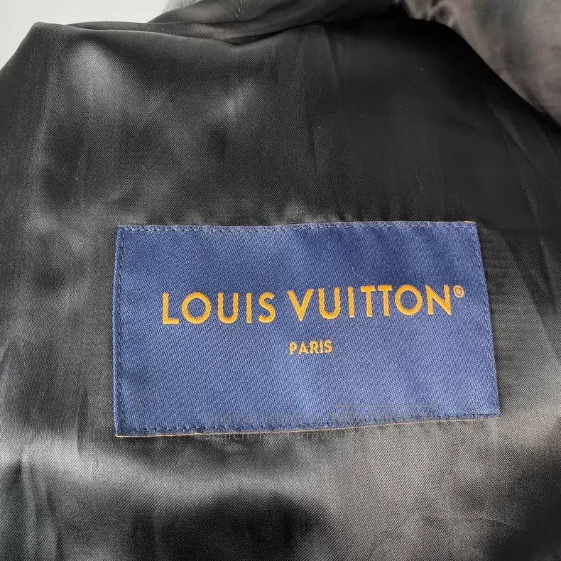 Louis Vuitton Louis Vuitton 23SS Black logo monogrammed sheepskin long-s Size US L / EU 52-54 / 3 - 7 Thumbnail