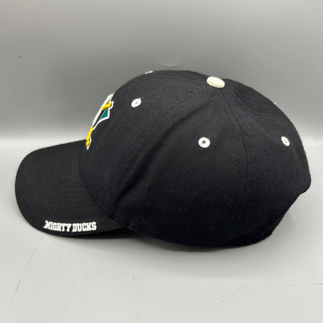 Twins Enterprise Inc. Vintage Anaheim Ducks Hat Men Black NHL Strap Back Cap Size ONE SIZE - 3 Thumbnail