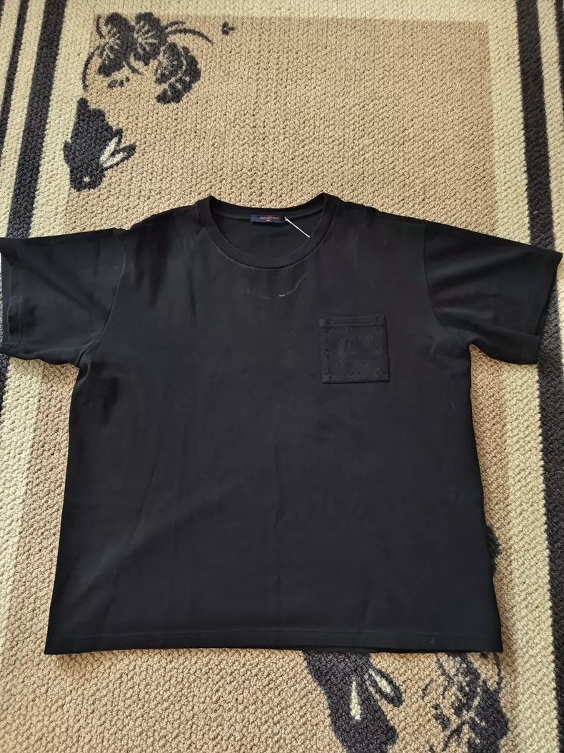 Louis Vuitton Louis Vuitton size 4l Black back full print short sleeve Size US M / EU 48-50 / 2 - 1 Thumbnail