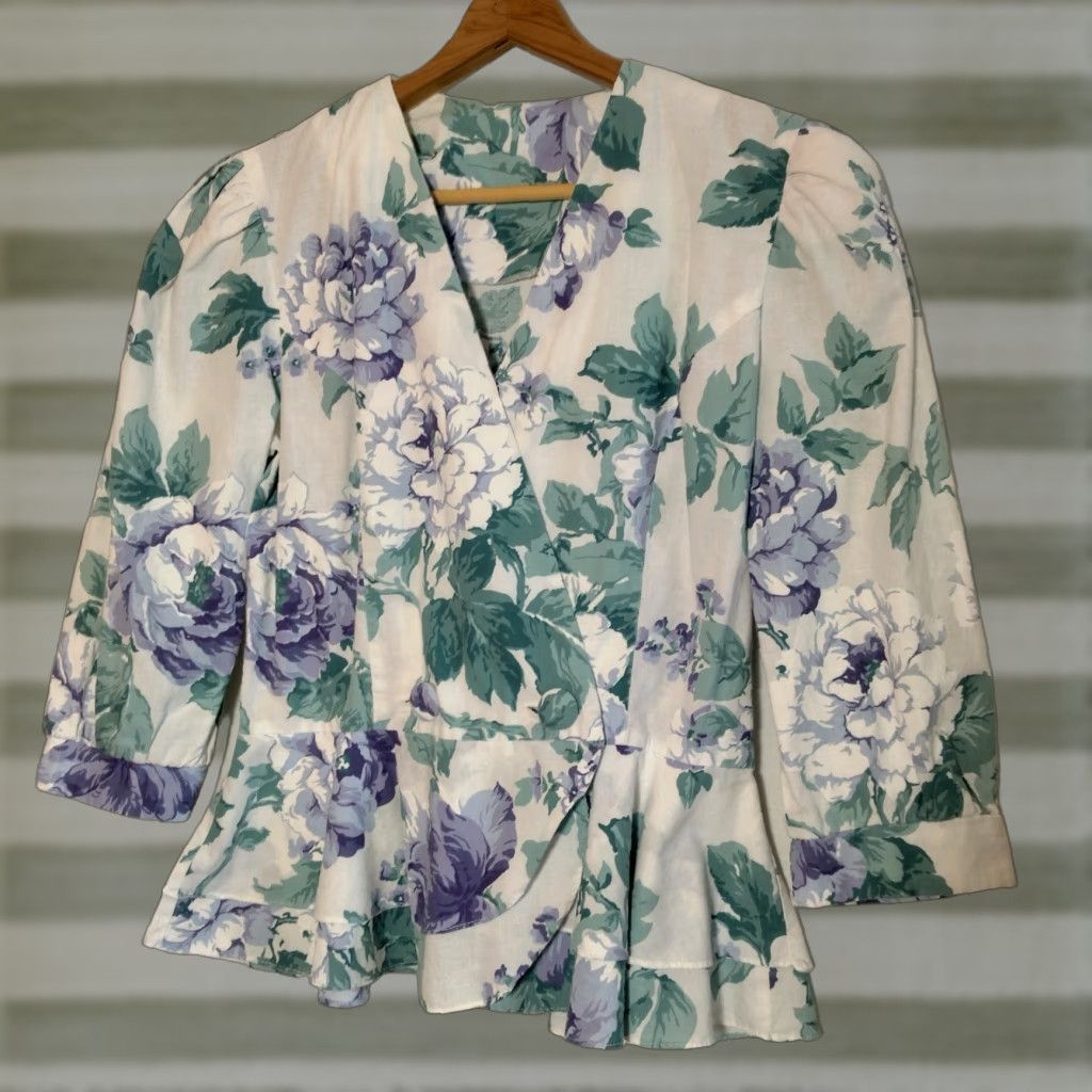 Vintage Vintage Outfit Set White Purple Peony Floral Peplum Top Skirt 2 Piece Shirt Bottom Women Size 10 Size L / US 10 / IT 46 - 1 Thumbnail