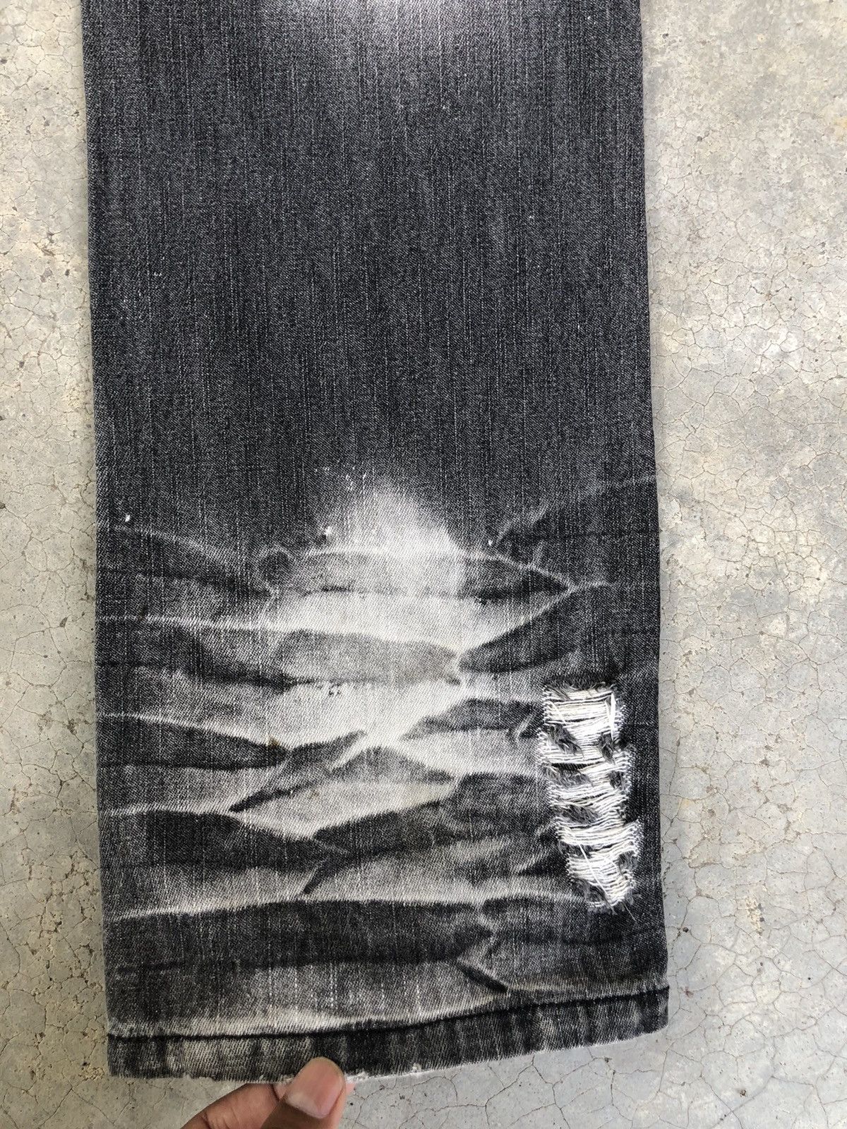 Who Decides War Japanese LOWBOX Flared Jeans Distressed Jeans Size US 30 / EU 46 - 17 Thumbnail