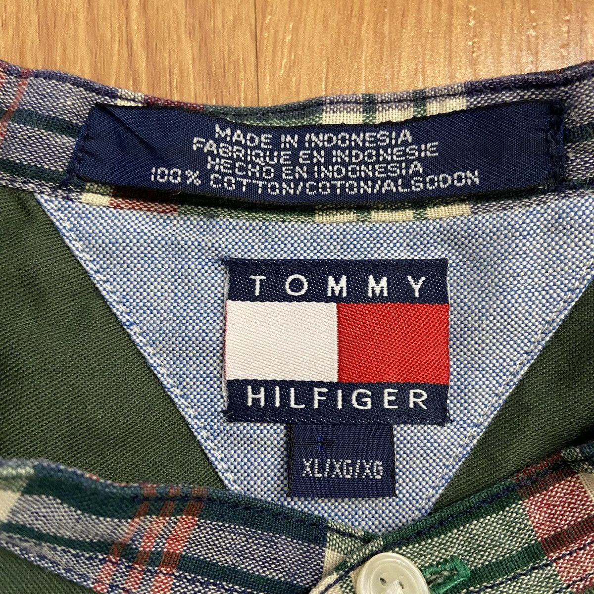 Tommy Hilfiger × Vintage Tommy Hilfiger Vintage Logo Button Up Shirt Size Medium Size US M / EU 48-50 / 2 - 7 Thumbnail
