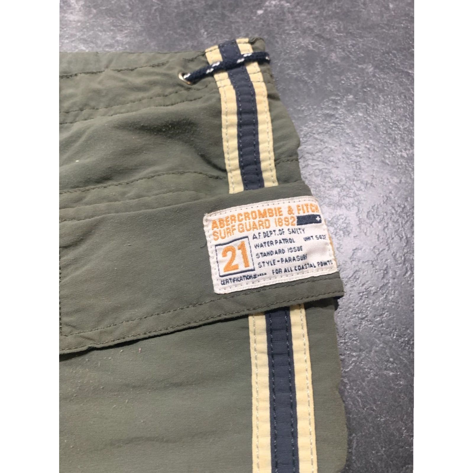 Abercrombie & Fitch Abercrombie & Fitch Womens Green Shorts Large L Size 36" / US 14 / IT 50 - 2 Thumbnail