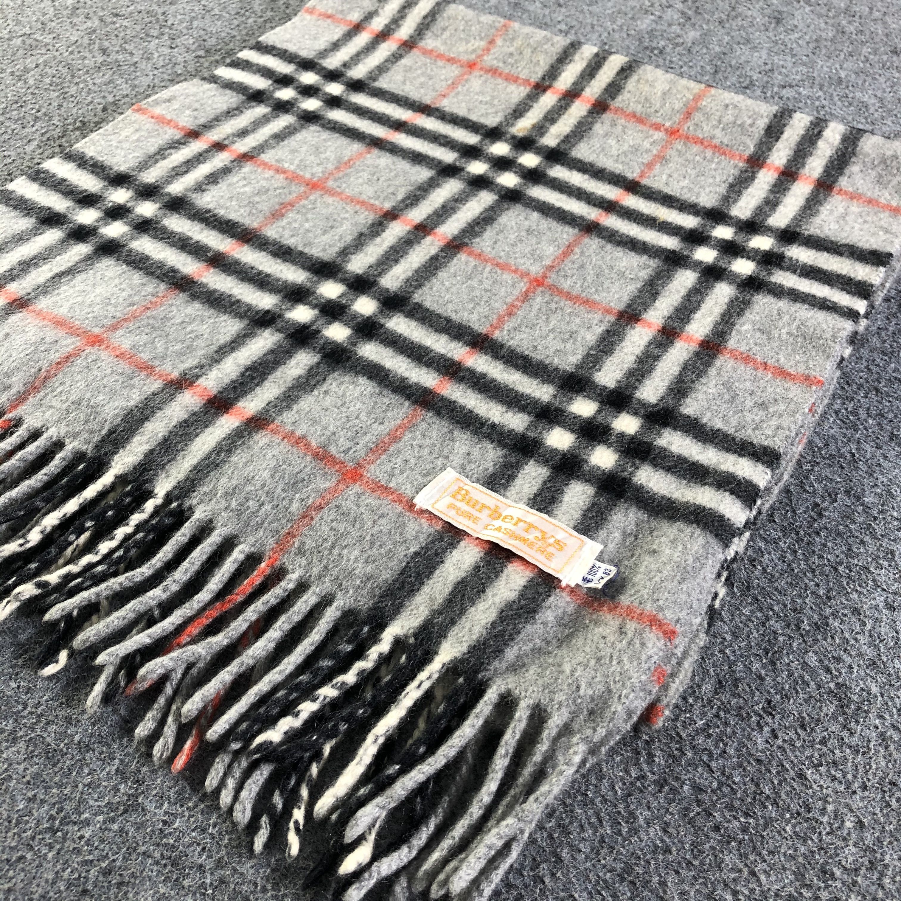 Burberry Burberrys Pure Cashmere Scarf / Muffler / Neckwear P302 Size ONE SIZE - 4 Thumbnail
