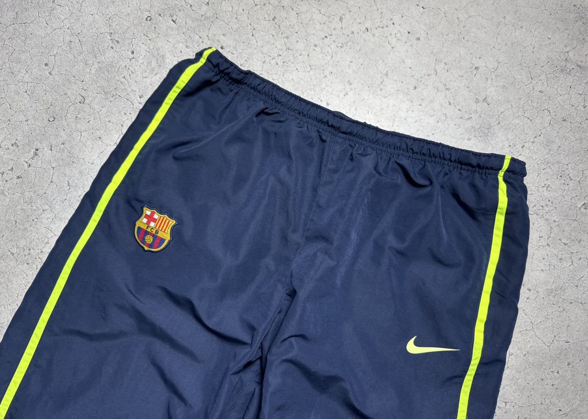 Nike Nike FC Barcelona Nylon Baggy Track Pants Football Drill Y2K Size US 38 / EU 54 - 3 Thumbnail