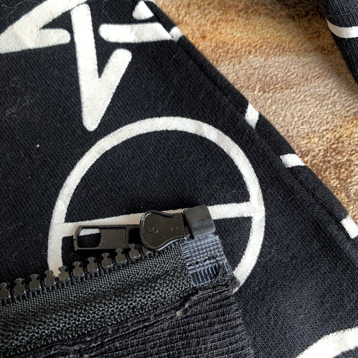Japanese Brand Drug Honey Zip Hoodie Fur Lgb Ifsix Vkeii Kmrii Style Size US L / EU 52-54 / 3 - 9 Thumbnail