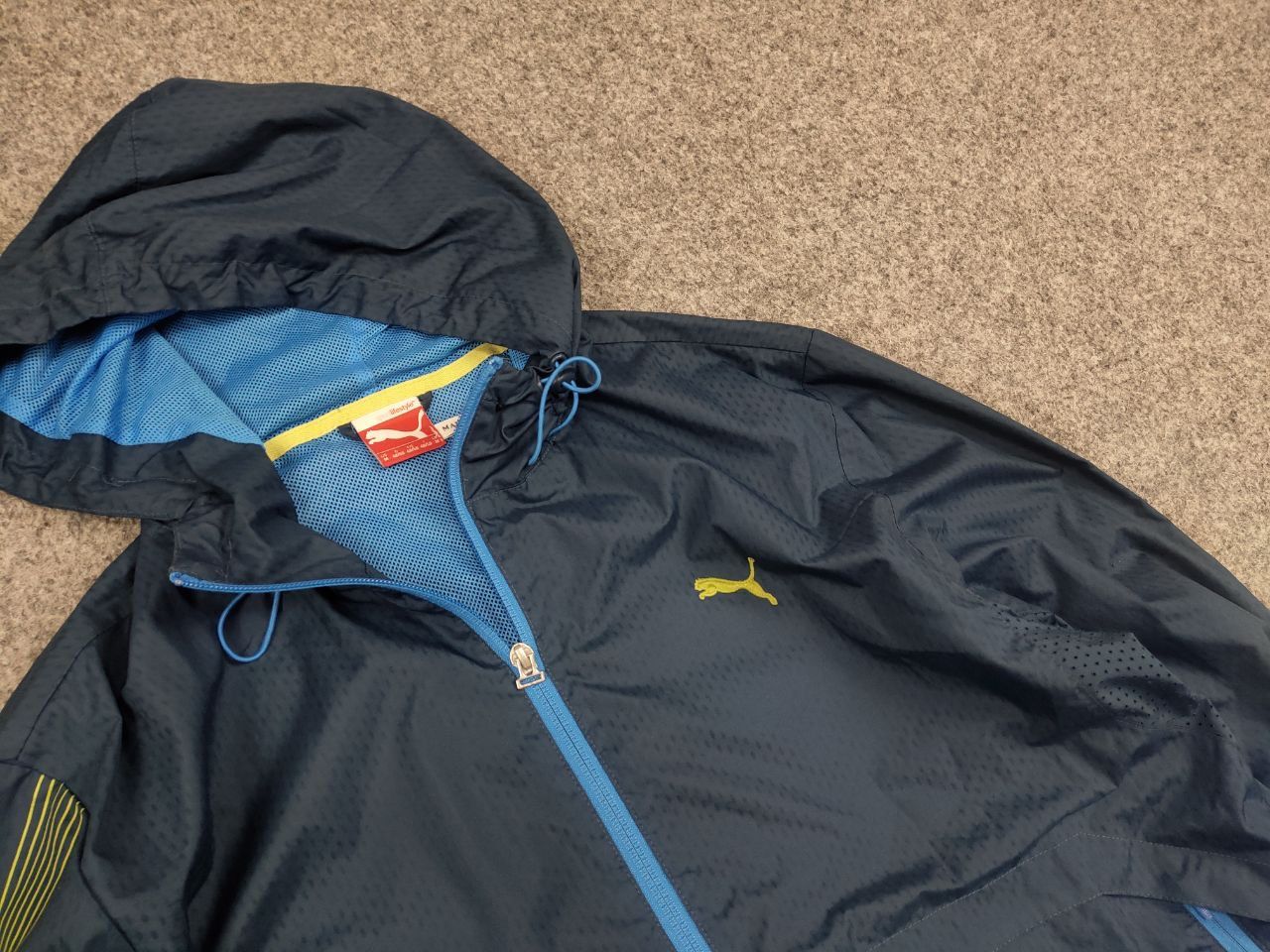 Puma Vintage Puma Light Zip Windbreaker Hoodie Jacket Y2K Style Size US M / EU 48-50 / 2 - 7 Thumbnail