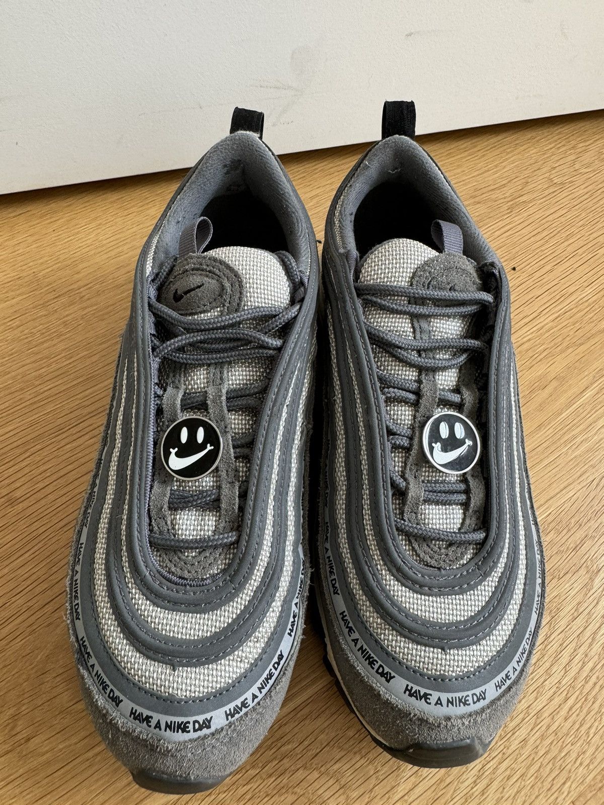 Nike Nike Air Max 97 Kids (7.5 women’s) Size US 7.5 / IT 37.5 - 2 Thumbnail